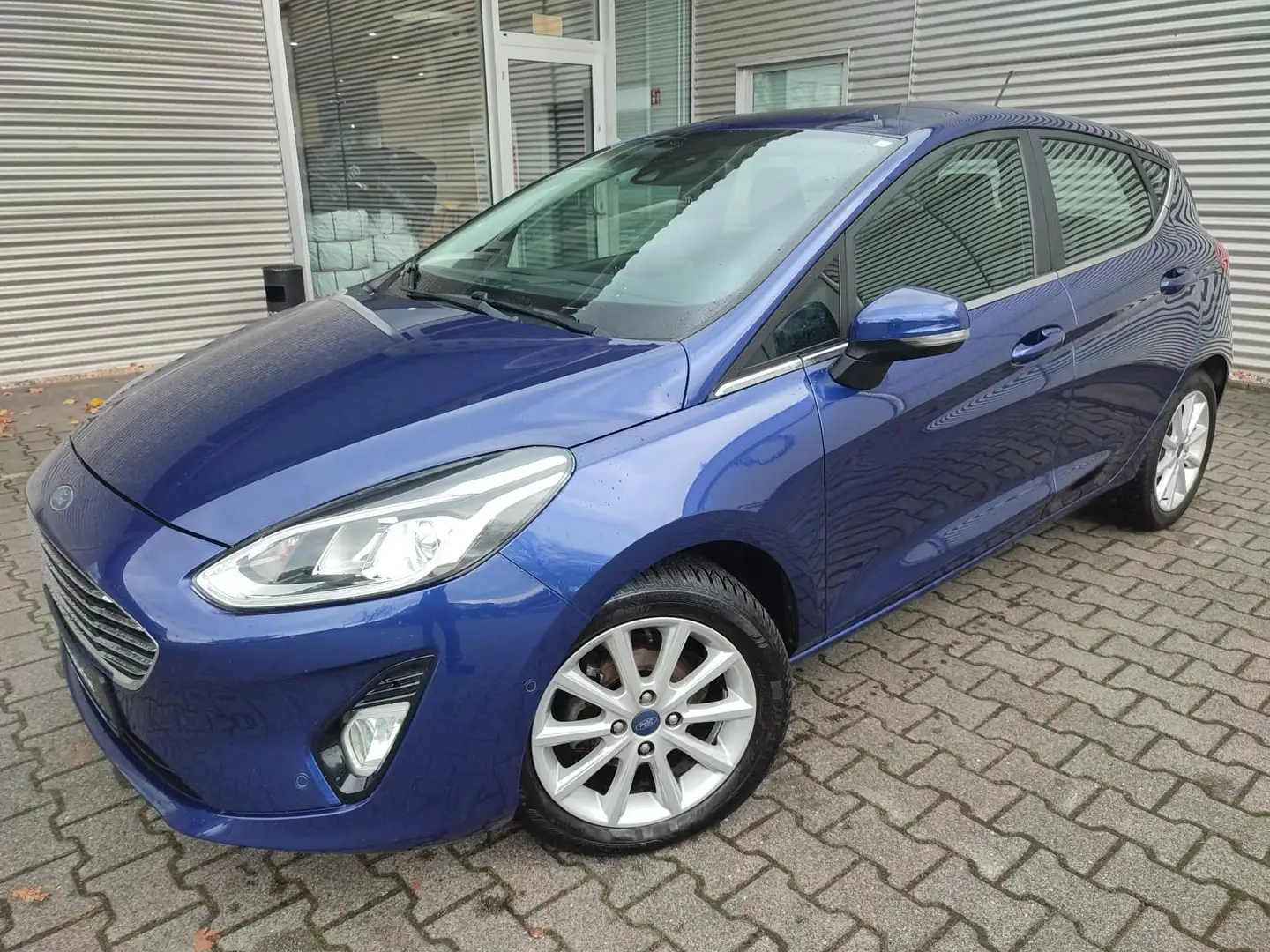 Ford Fiesta 1.1 KAT,PDC,Klima,SHZ,LHZ,Tempomat,Radio CD Blau - 1