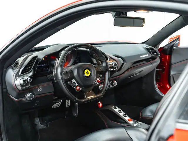 Ferrari 488 view 8