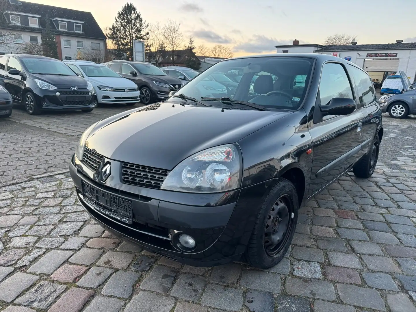 Renault Clio 1.2 Noir - 1