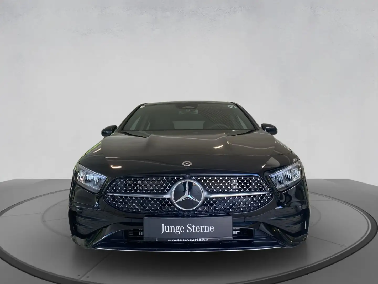 Mercedes-Benz A 180 d Kompaktlimousine Ö-Edition AMG Line Schwarz - 2