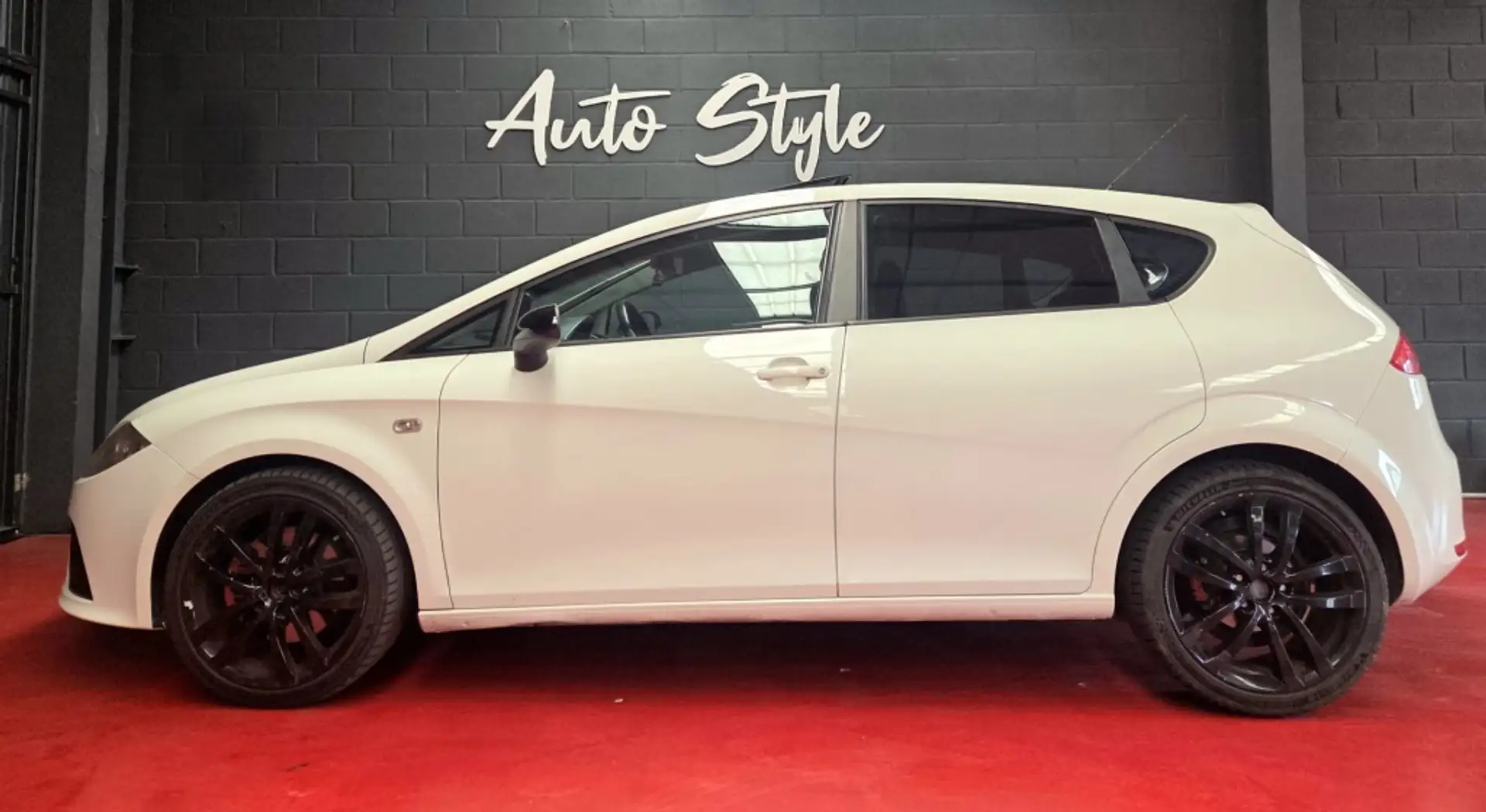 SEAT Leon 2.0TDI FR1 (159CO2) - 2