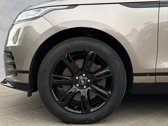 Land Rover Range Rover Velar view 9