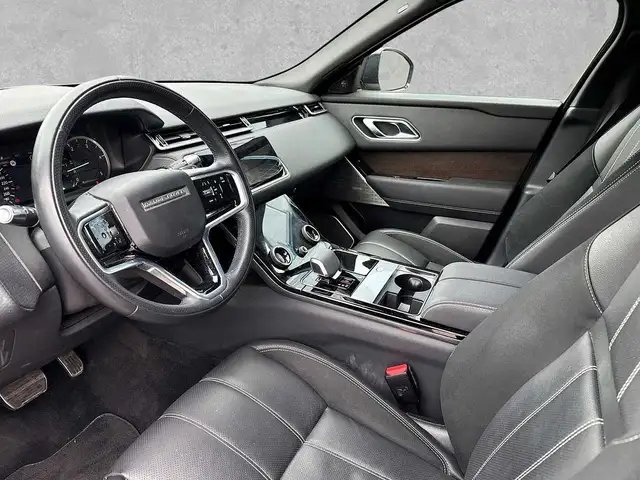 Land Rover Range Rover Velar view 3