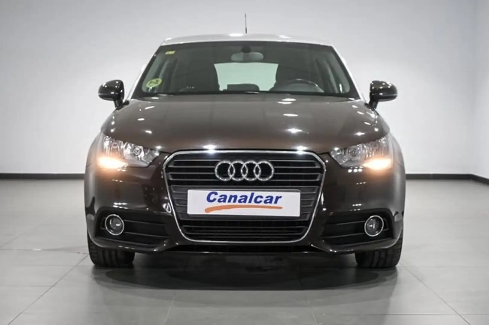 Audi A1 Sportback 1.6 TDI 90 CV Attraction Marrón - 2