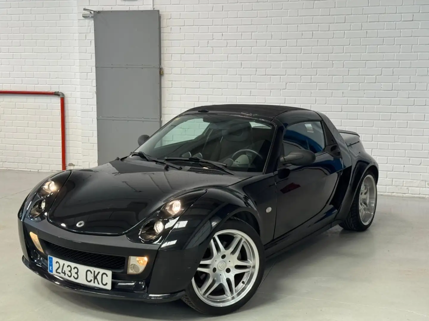 smart city-coupé/city-cabrio Roadster-Coupé Brabus Aut. Schwarz - 2