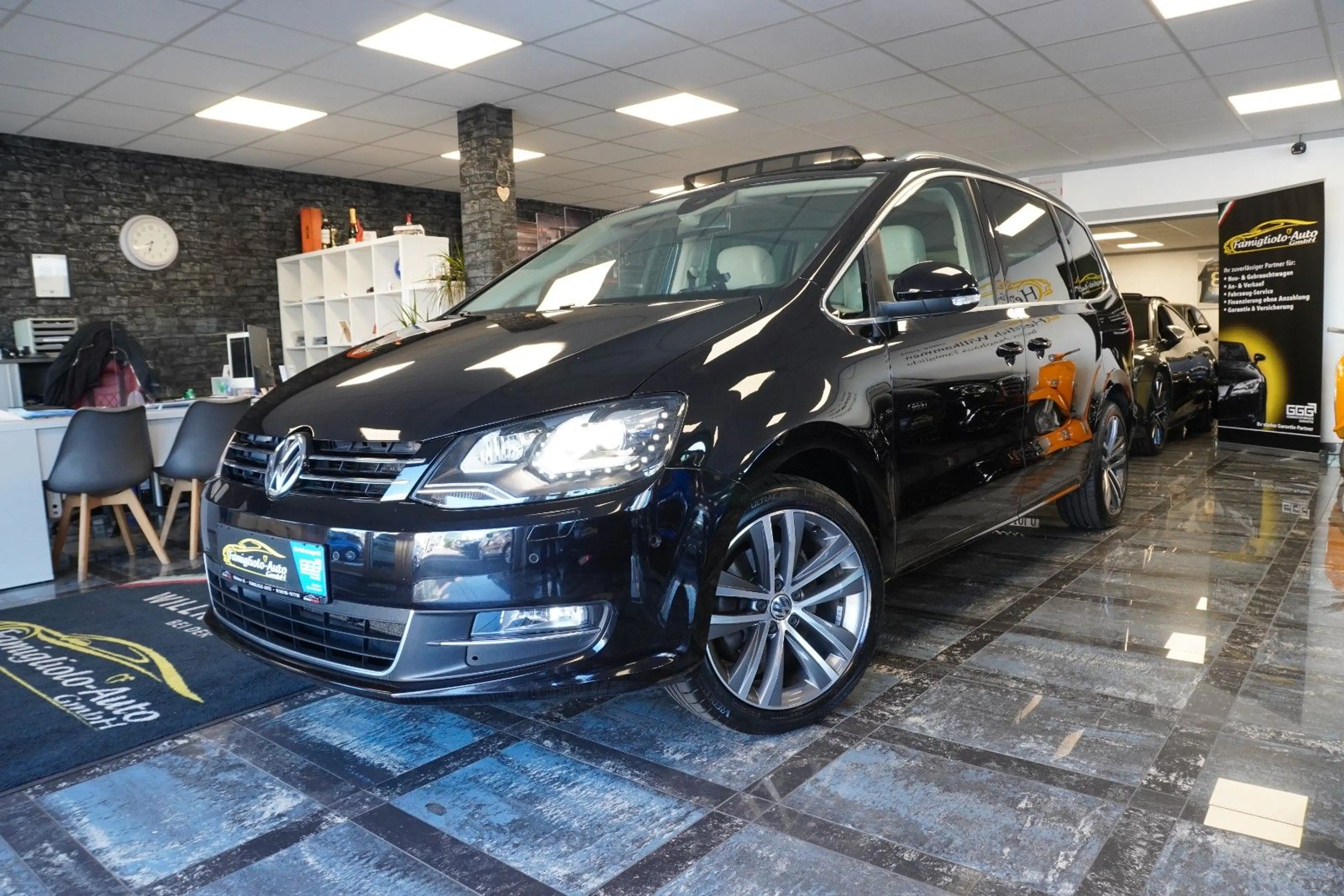 Volkswagen Sharan Highline/2xSchiebe/Xenon/Leder/7-S/Navi