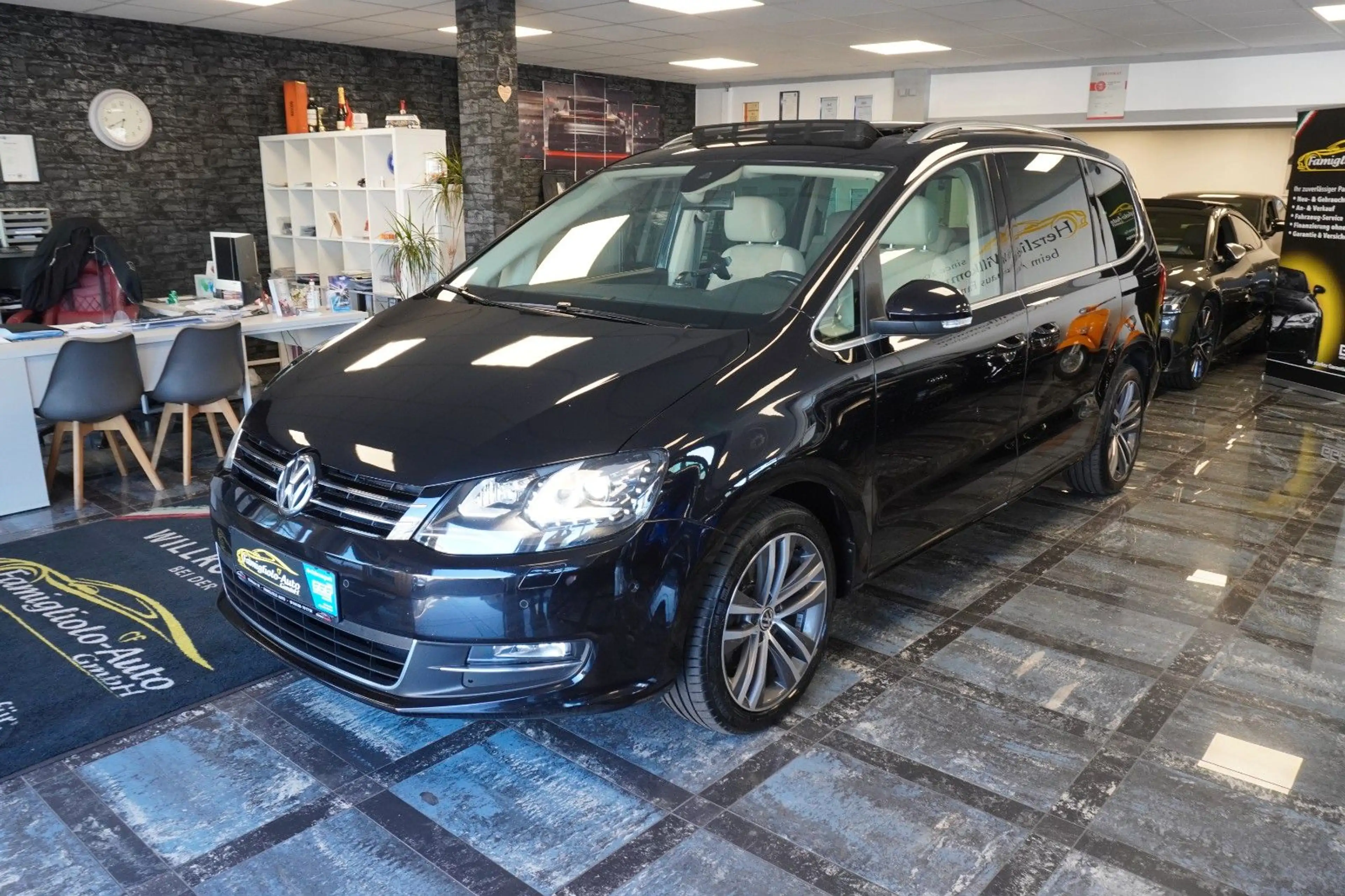 Volkswagen Sharan Highline/2xSchiebe/Xenon/Leder/7-S/Navi — photo 6