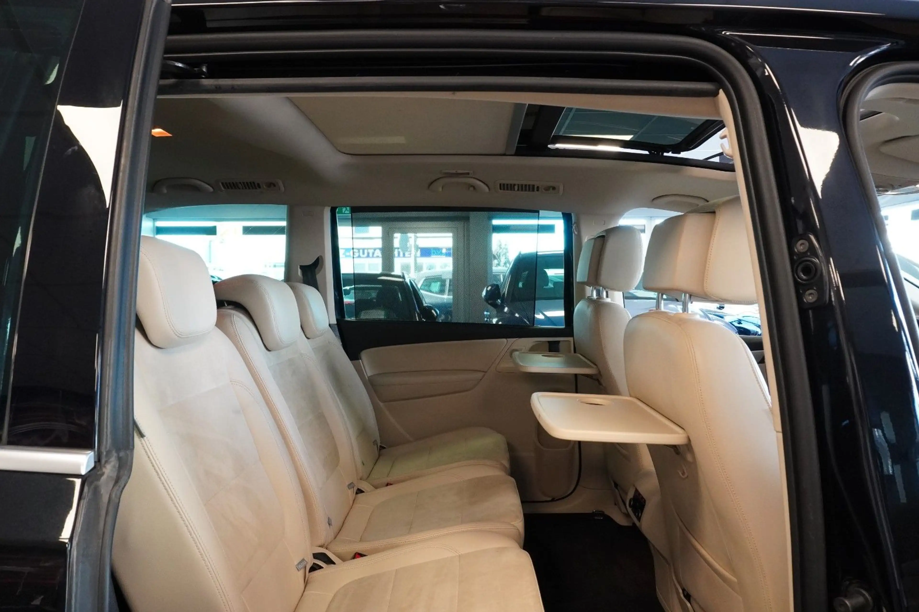 Volkswagen Sharan Highline/2xSchiebe/Xenon/Leder/7-S/Navi — photo 14