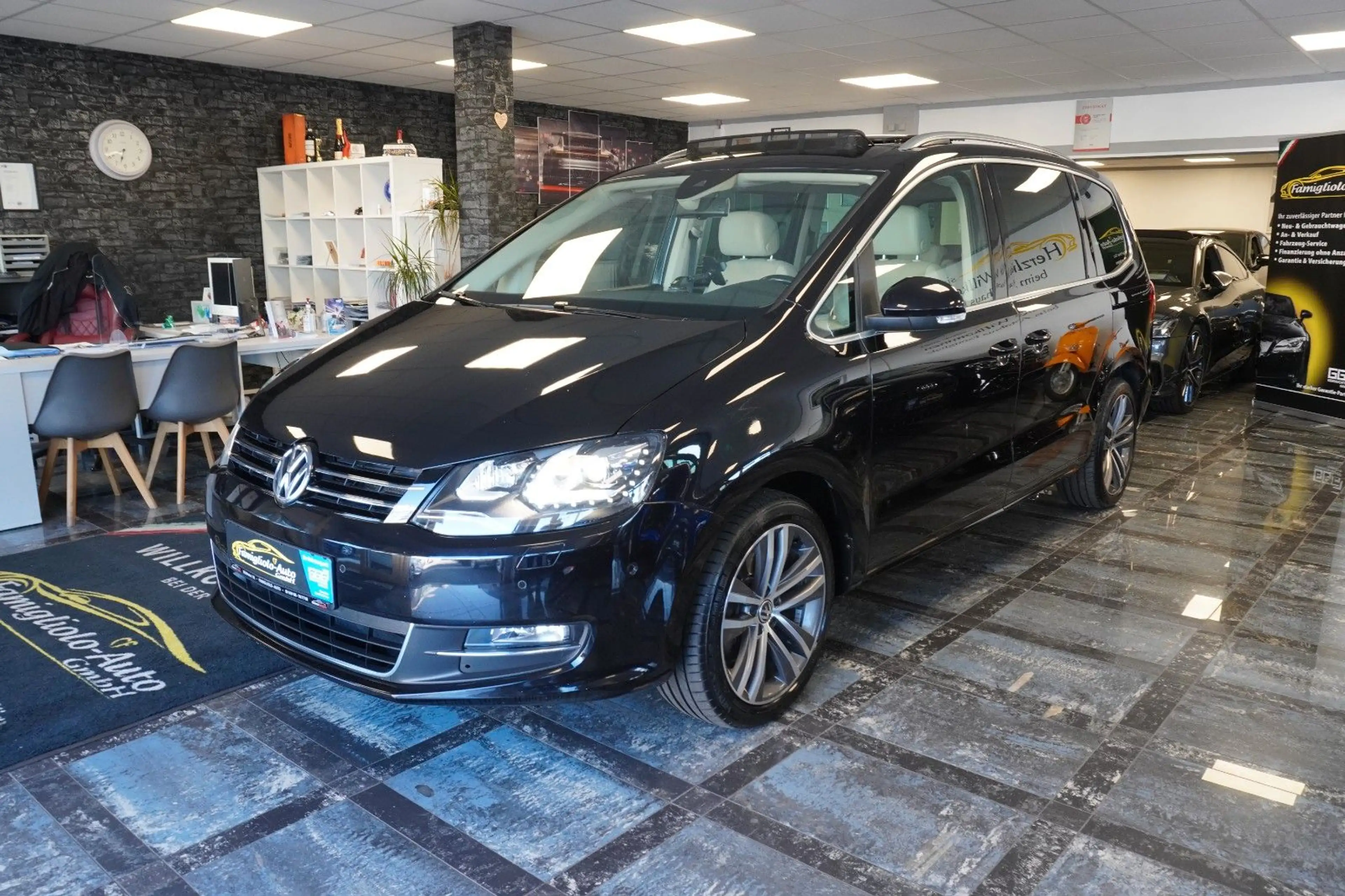 Volkswagen Sharan Highline/2xSchiebe/Xenon/Leder/7-S/Navi — photo 5