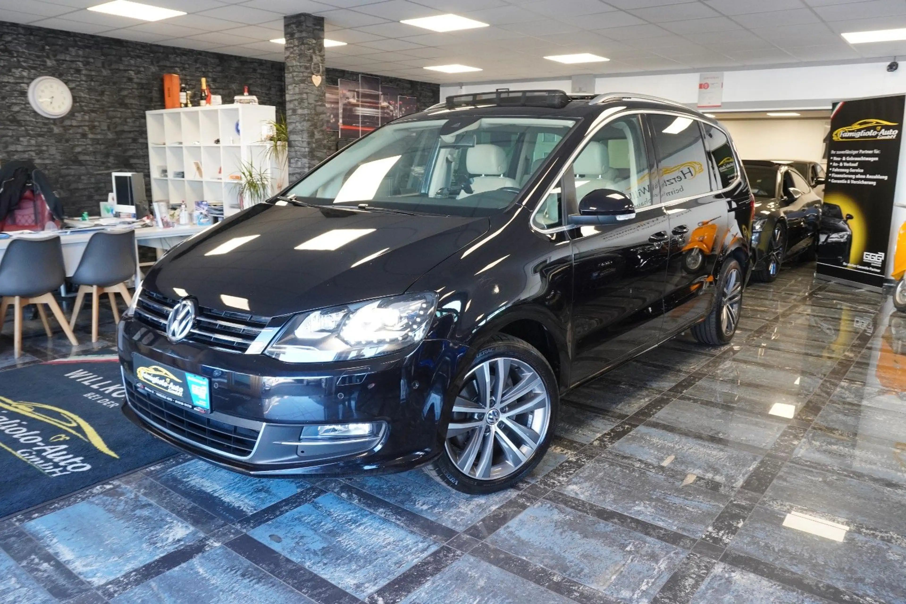 Volkswagen Sharan Highline/2xSchiebe/Xenon/Leder/7-S/Navi — photo 2