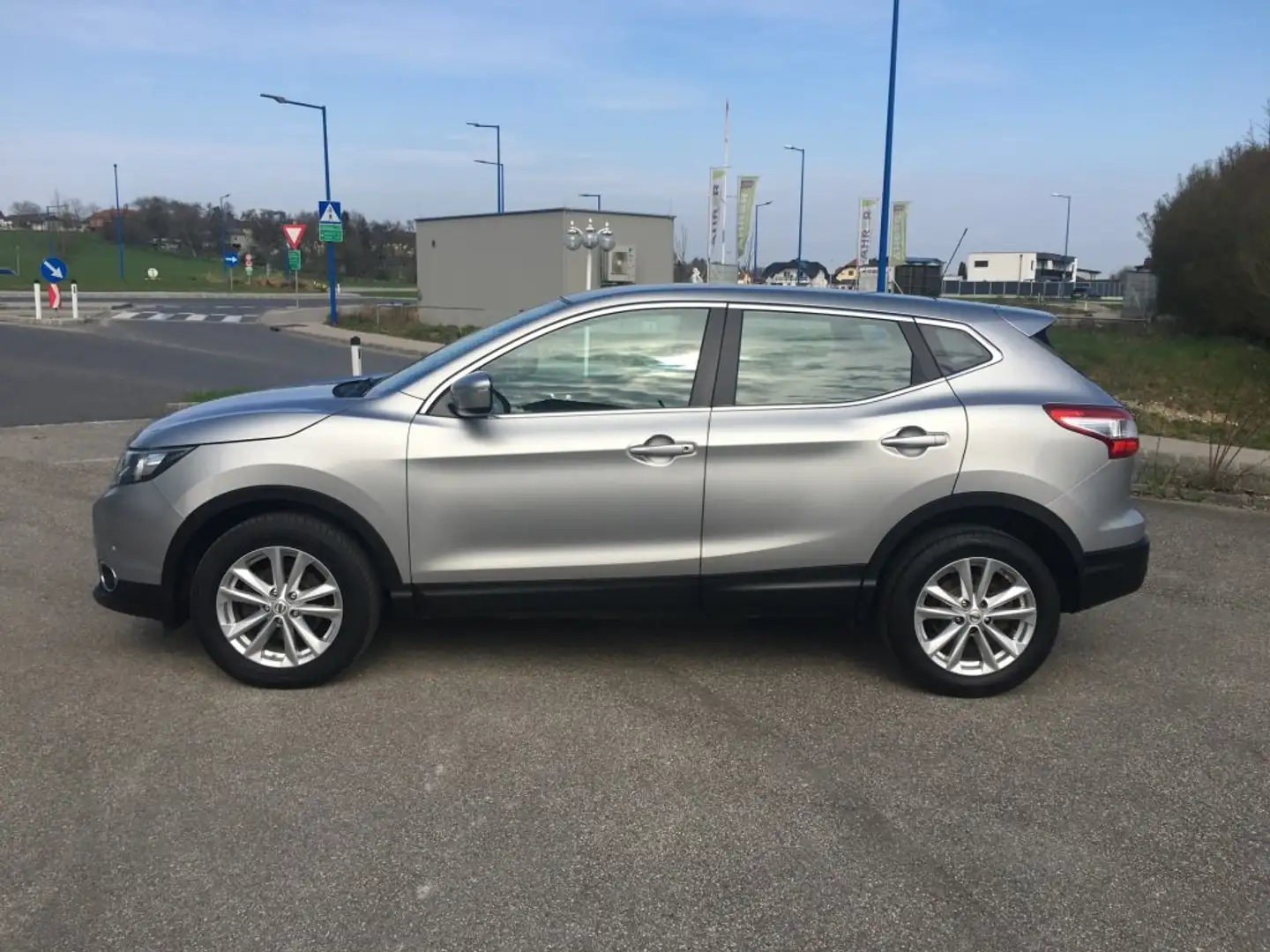 Nissan Qashqai 1,2 DIG-T Acenta Silber - 2