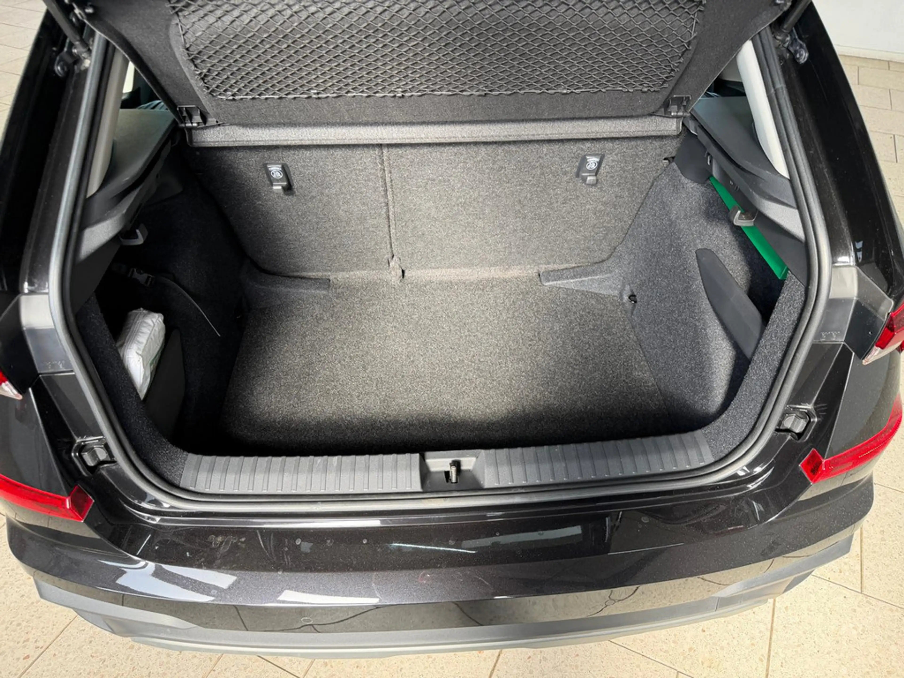 Skoda Kamiq 1.5 TSI Tour DSG PDC SHZ KAMERA LED — photo 14