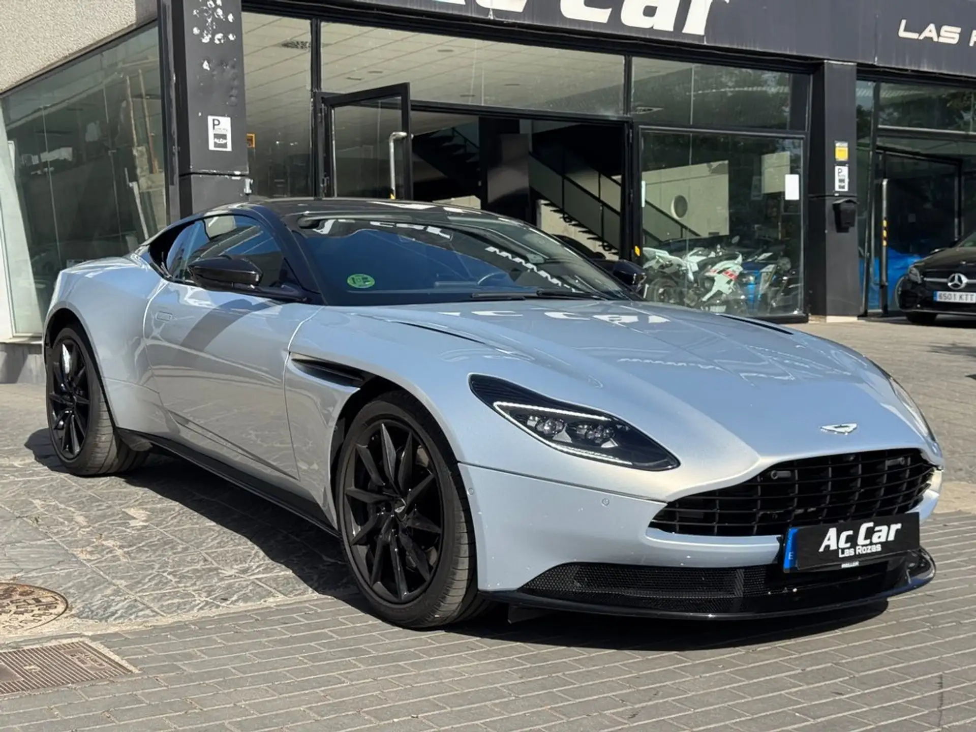 애스턴마틴 DB11 V8 2019 화이트 사진 8