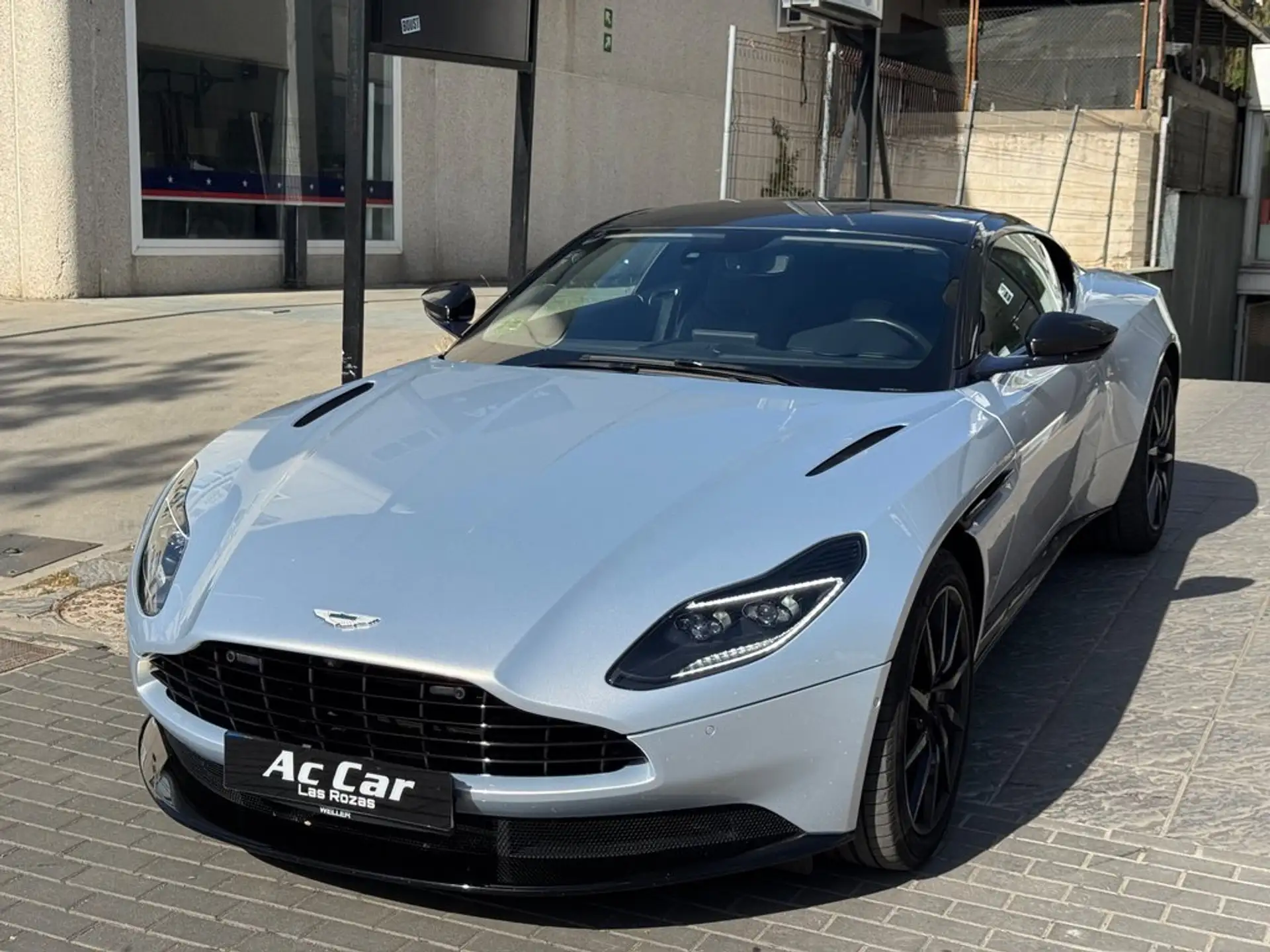 애스턴마틴 DB11 V8 2019 화이트 사진 7