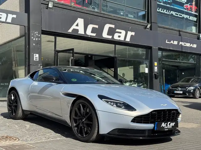 Aston Martin DB11 4.0 V8