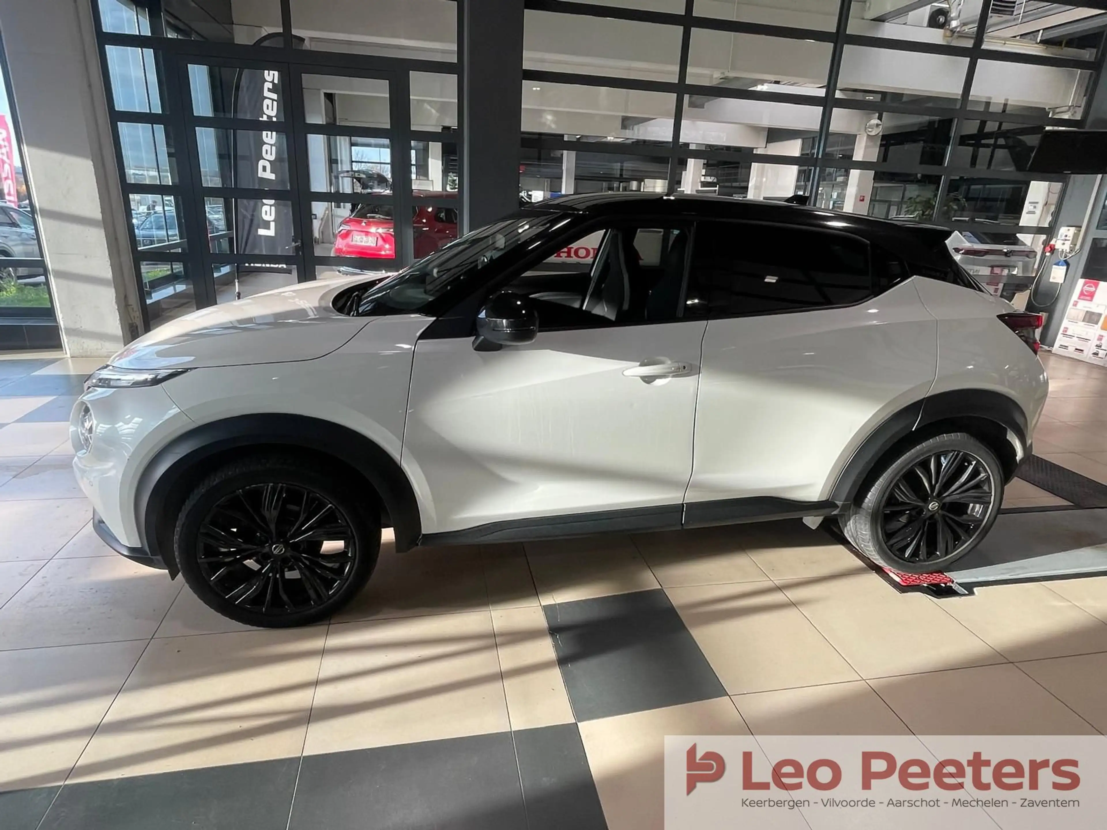 Nissan Juke DIG-T N-Connecta DCT — photo 7
