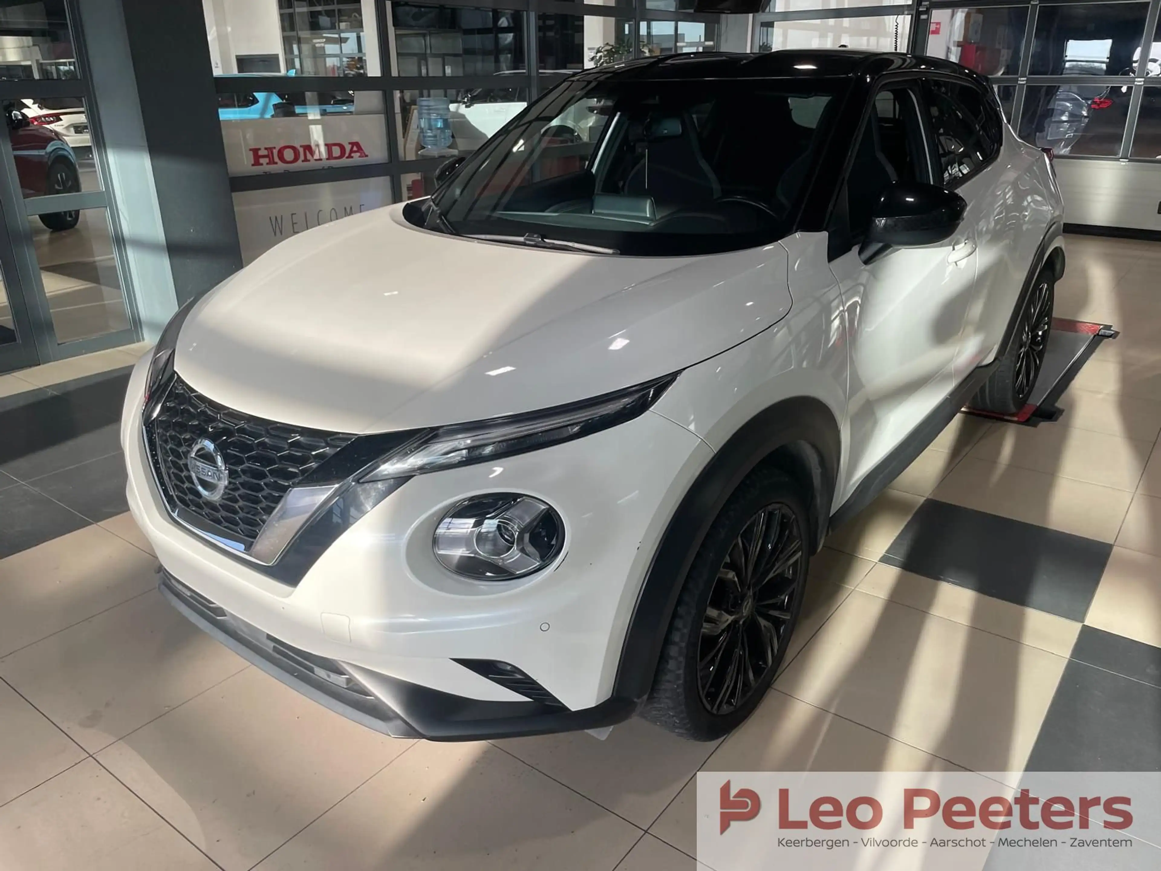 Nissan Juke DIG-T N-Connecta DCT — photo 2