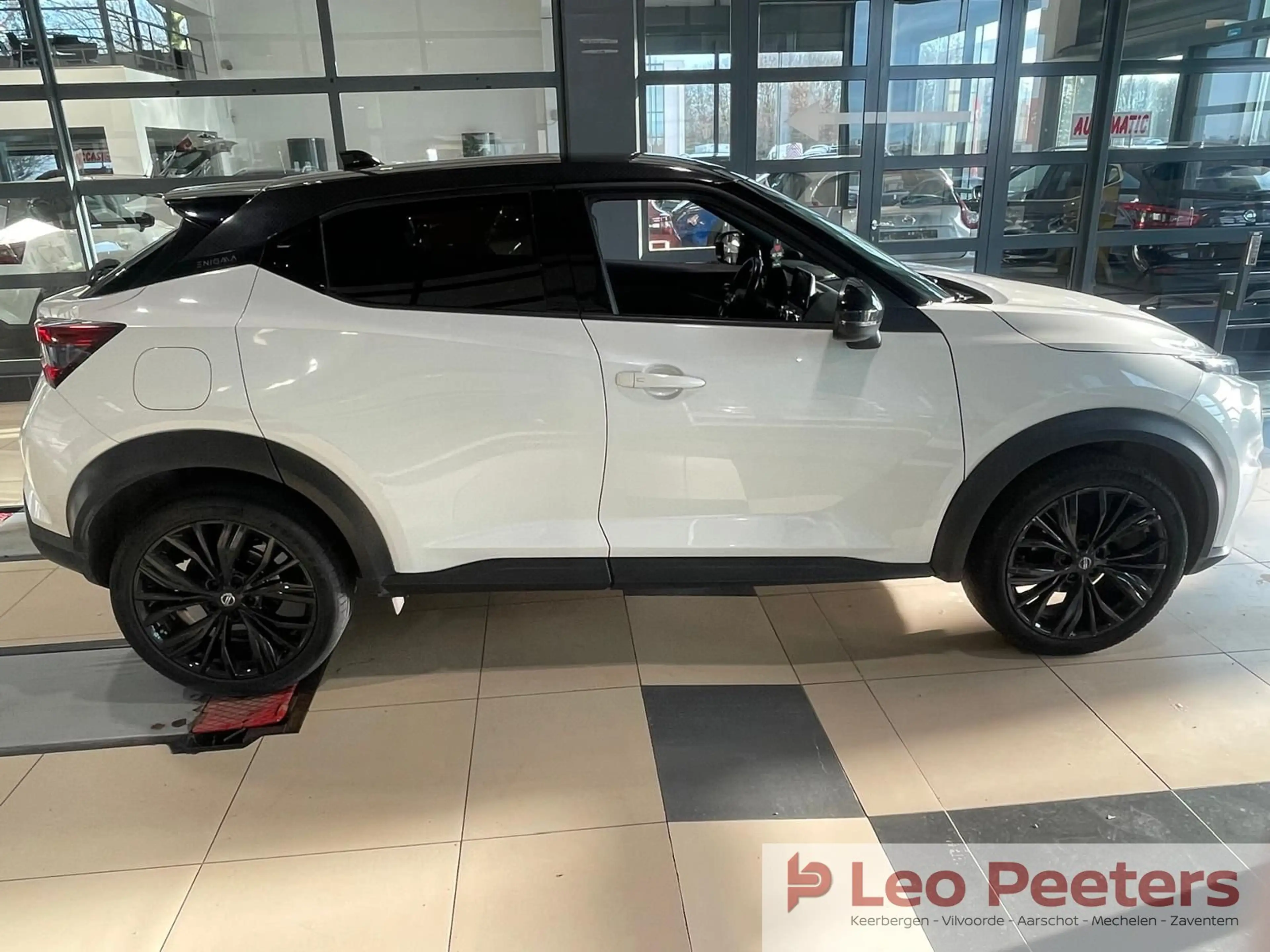 Nissan Juke DIG-T N-Connecta DCT — photo 9