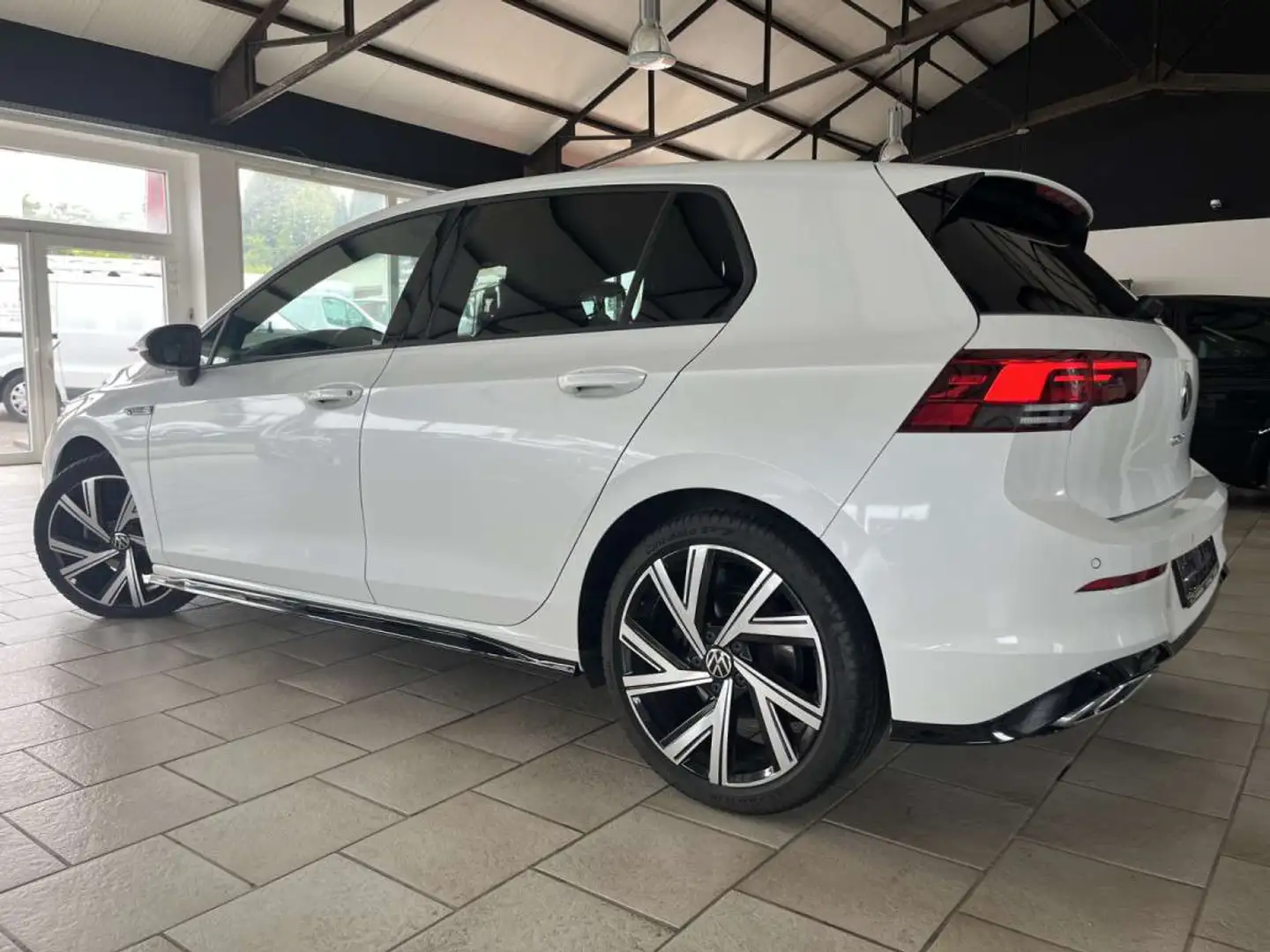 Volkswagen Golf VIII Lim. R-Line/DSG/ Front assist/ Keyless Access Blanc - 2