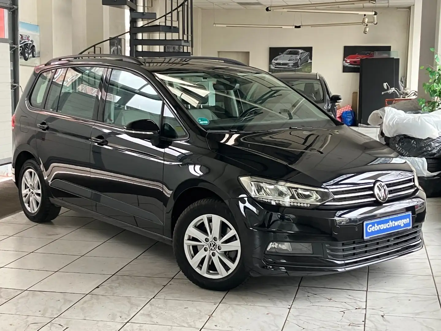Volkswagen Touran 2.0 TDI Comfortline DSG 7Si. LED ACC Negru - 1