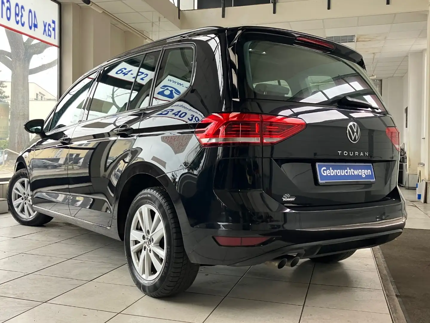 Volkswagen Touran 2.0 TDI Comfortline DSG 7Si. LED ACC Negru - 2