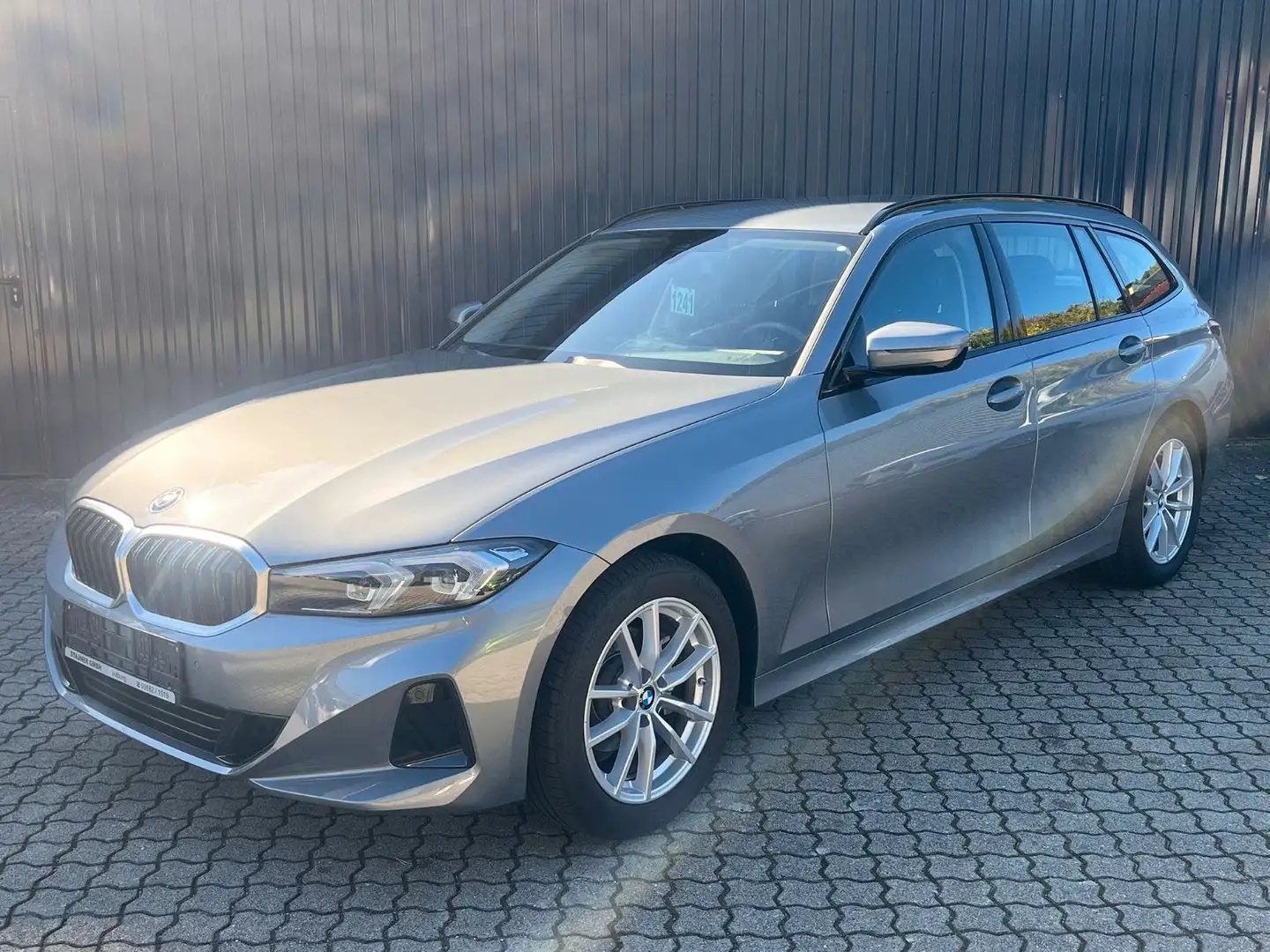 BMW 318 i Aut. Touring /AHK/Spurwechselw/Sitzheizung Grau - 2