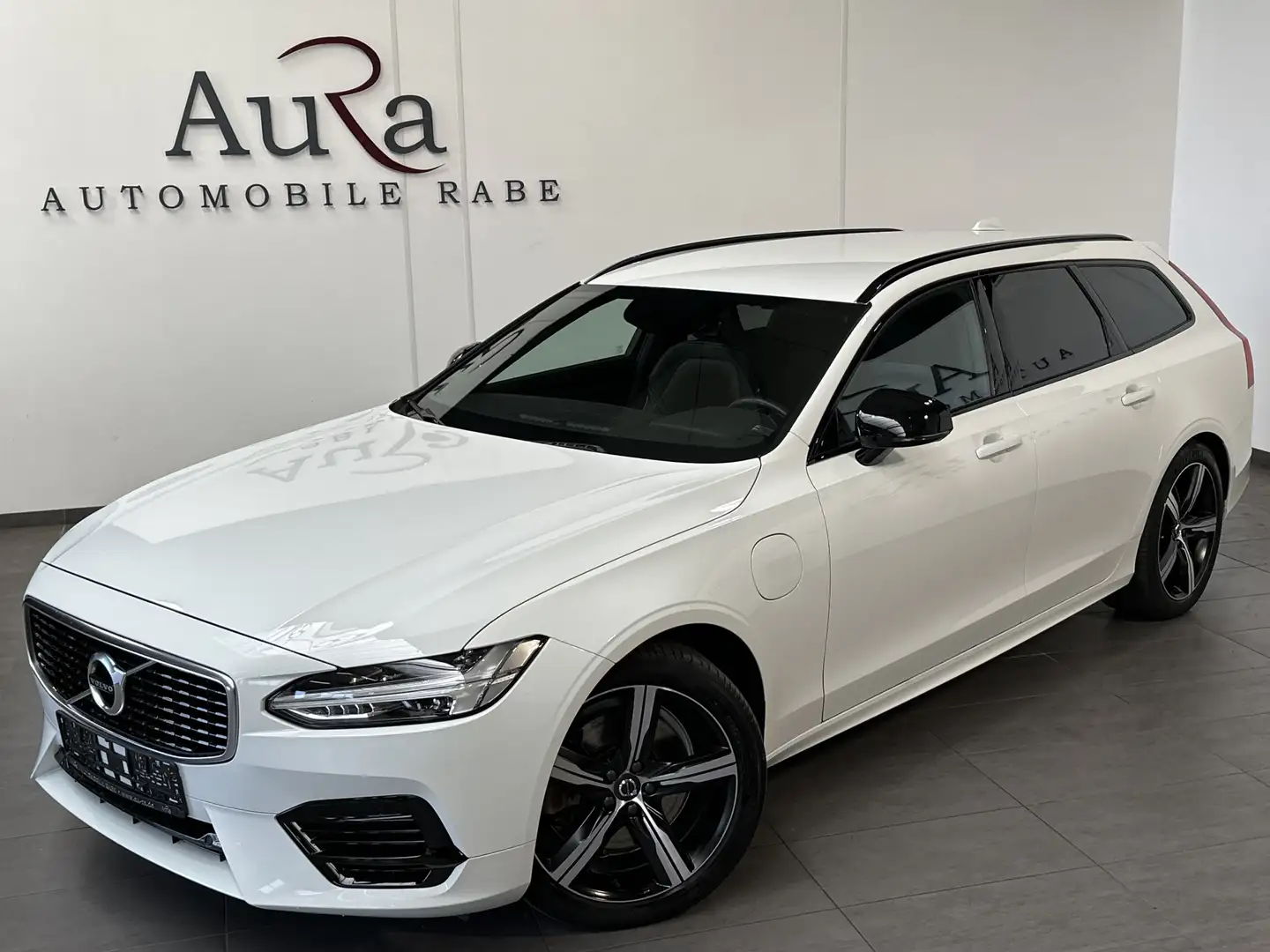Volvo V90 T8 AWD R-Design Hybrid NAV+LED+KAM+H&K+19ZO White - 2