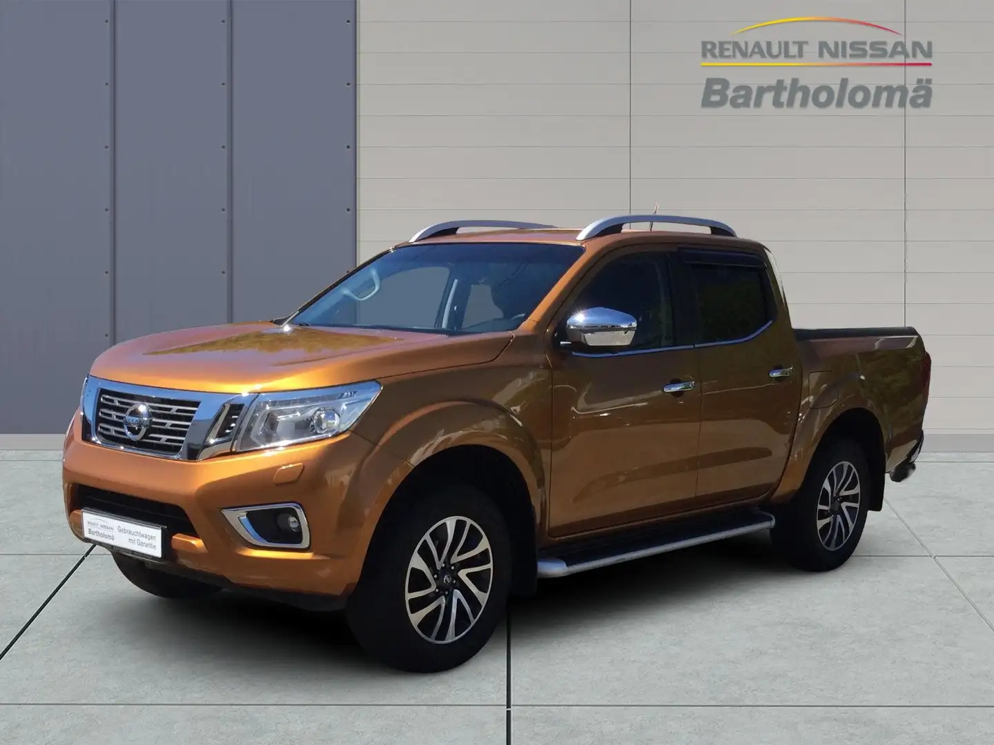Nissan NP300 N-Connecta Double Cab 4x4 6MT_ Portocaliu - 1