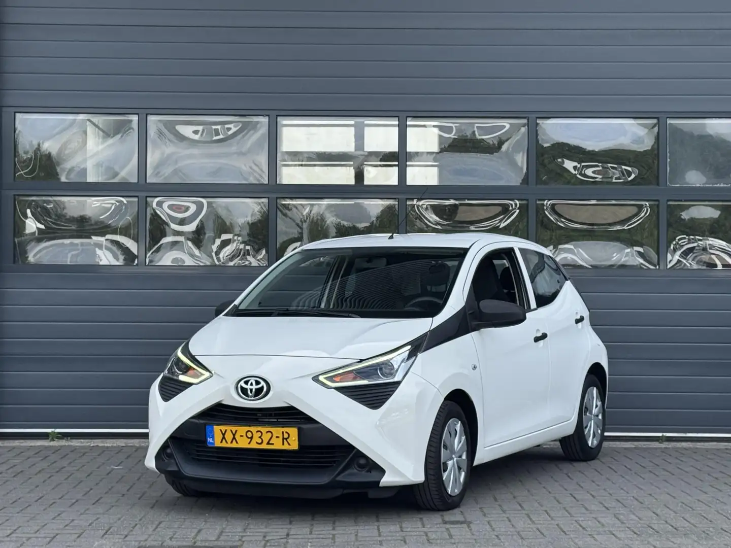 Toyota Aygo 1.0 VVT-I X-FUN ALL-IN PRIJS I NL-AUTO I 5-DEURS I Wit - 1