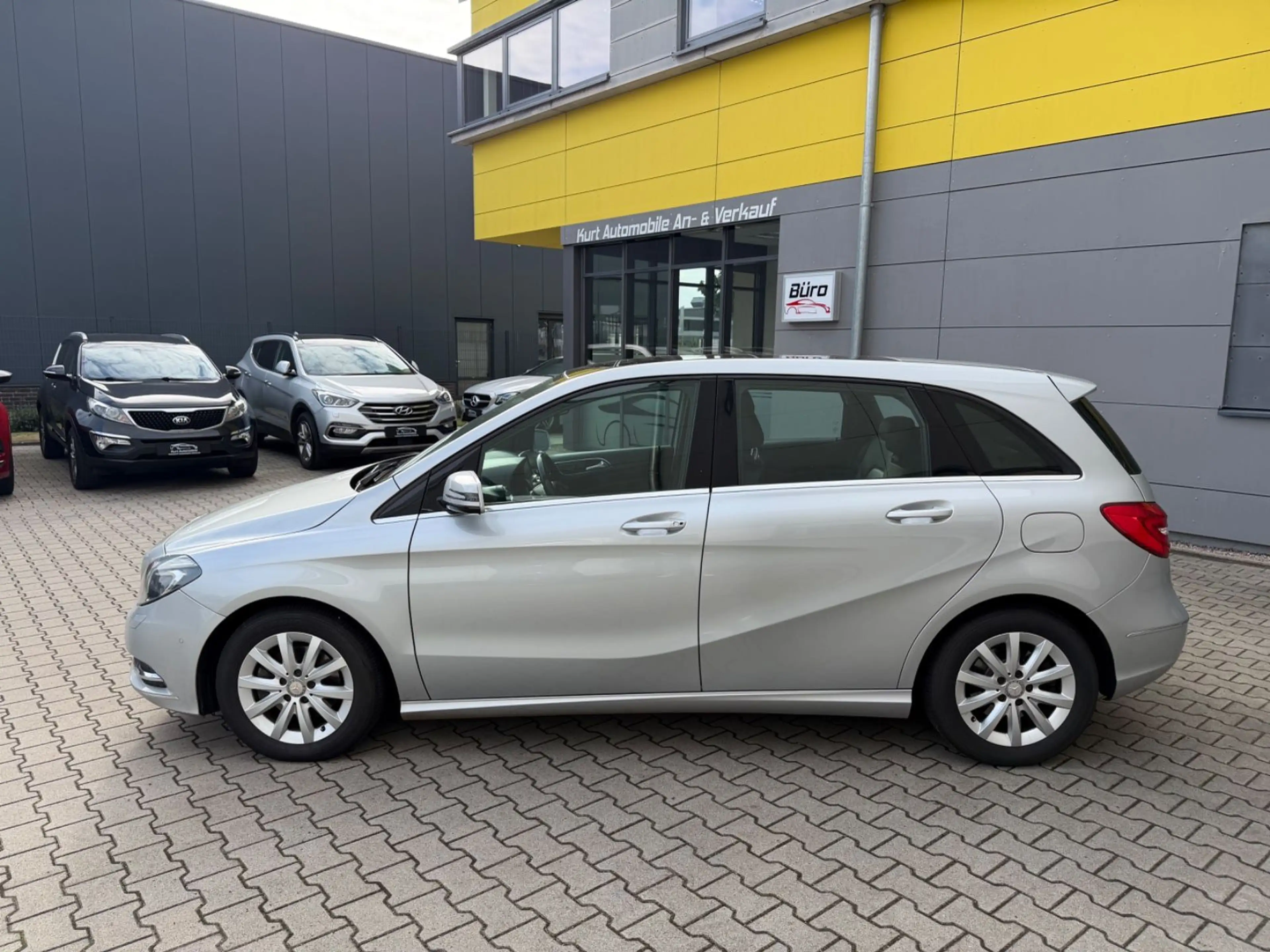 Mercedes-Benz B 220 CDI /STDHZG/SHZ/AUTOMATIK/LEDER/NAVI/ — photo 4