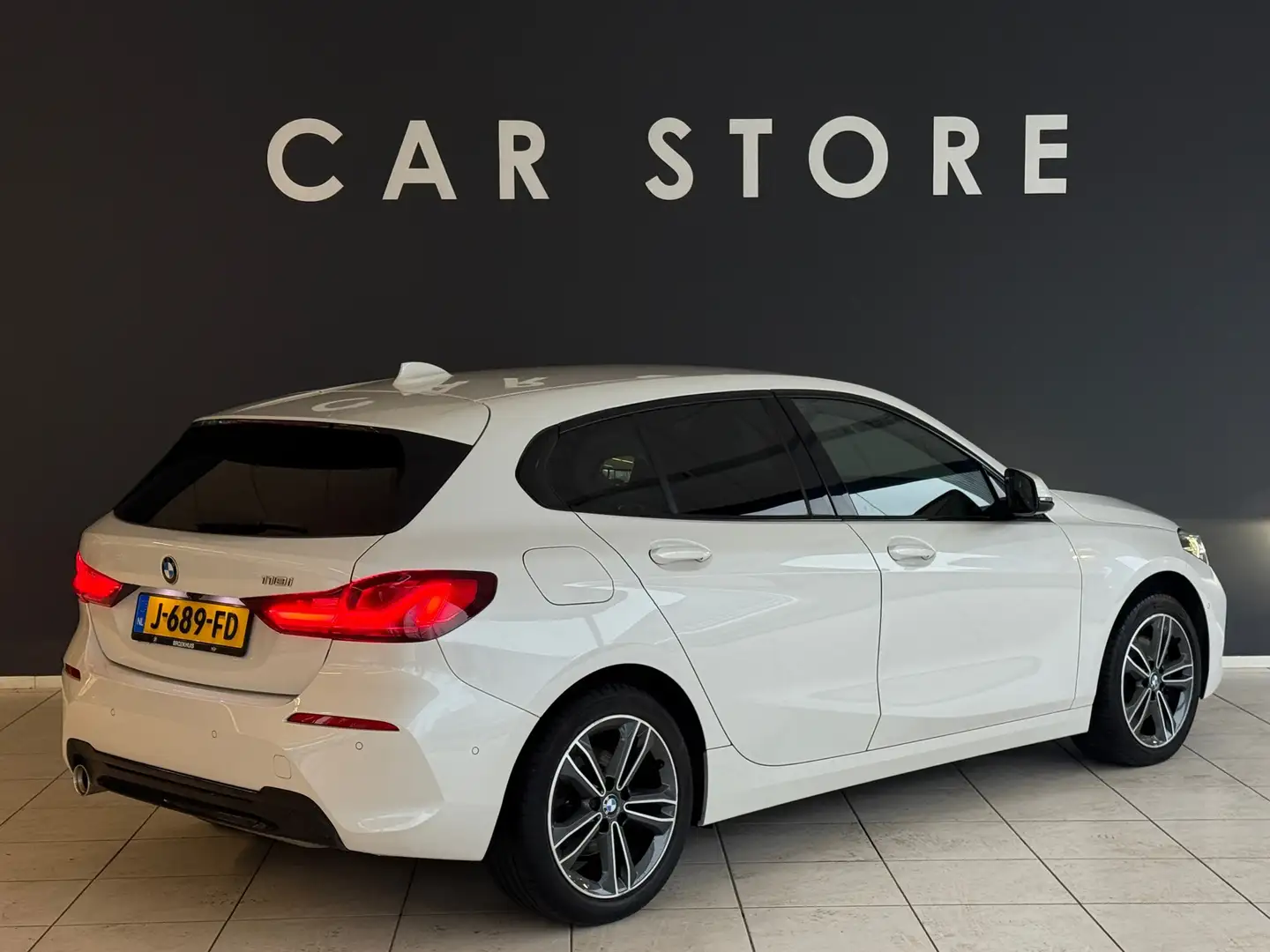 BMW 118 1-serie 118i High Executive Edition Sport Line Spo Wit - 2