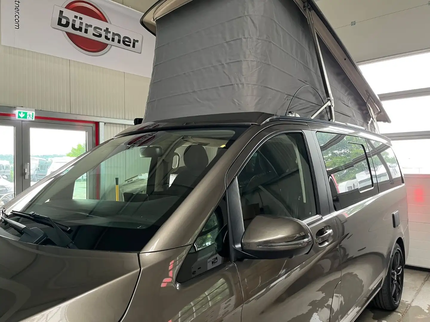 Mercedes-Benz V 220 Marco Polo 4x4 Edition AMG Line Command Gris - 2