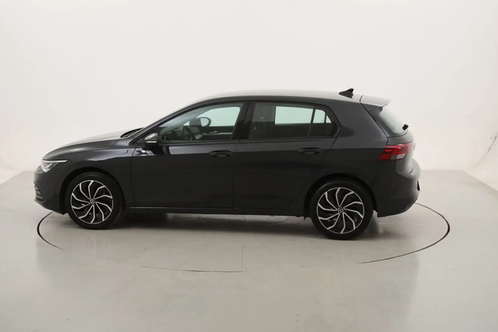 Volkswagen Golf Life 1.0 Benzina 110CV Grigio - 2