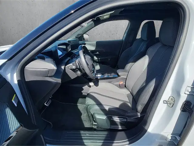 Peugeot 2008 view 9