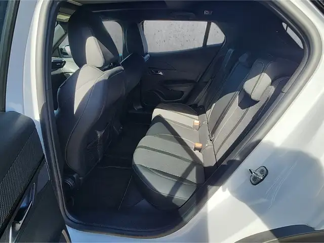Peugeot 2008 view 8