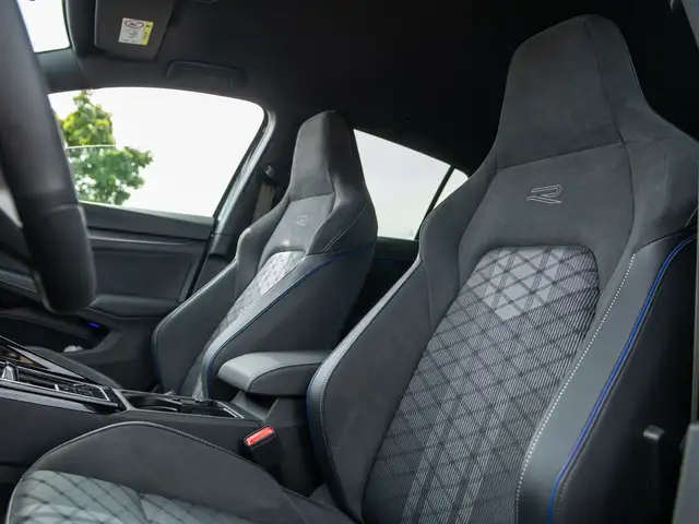 Volkswagen Golf view 10