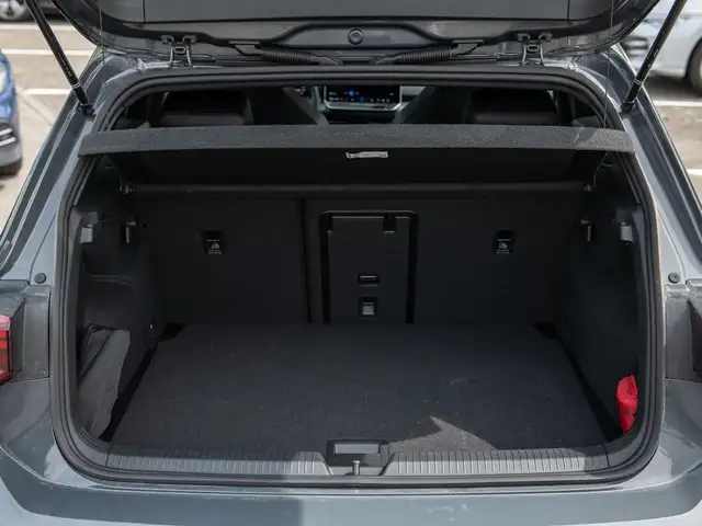 Volkswagen Golf view 12