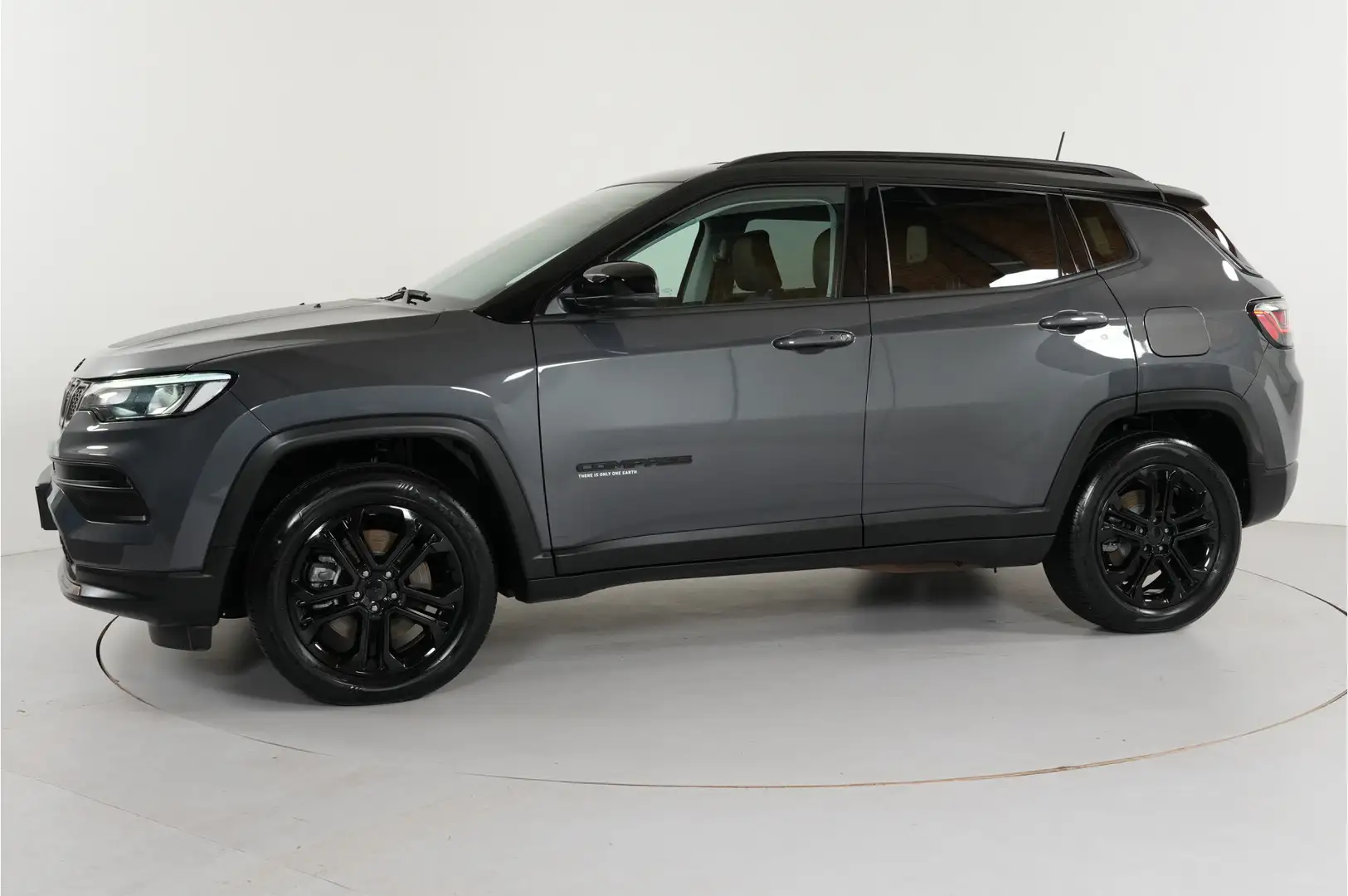 Jeep Compass 4xe 240 pk PHEV Upland | Adap. Cruise | Stl. verw. Grau - 2