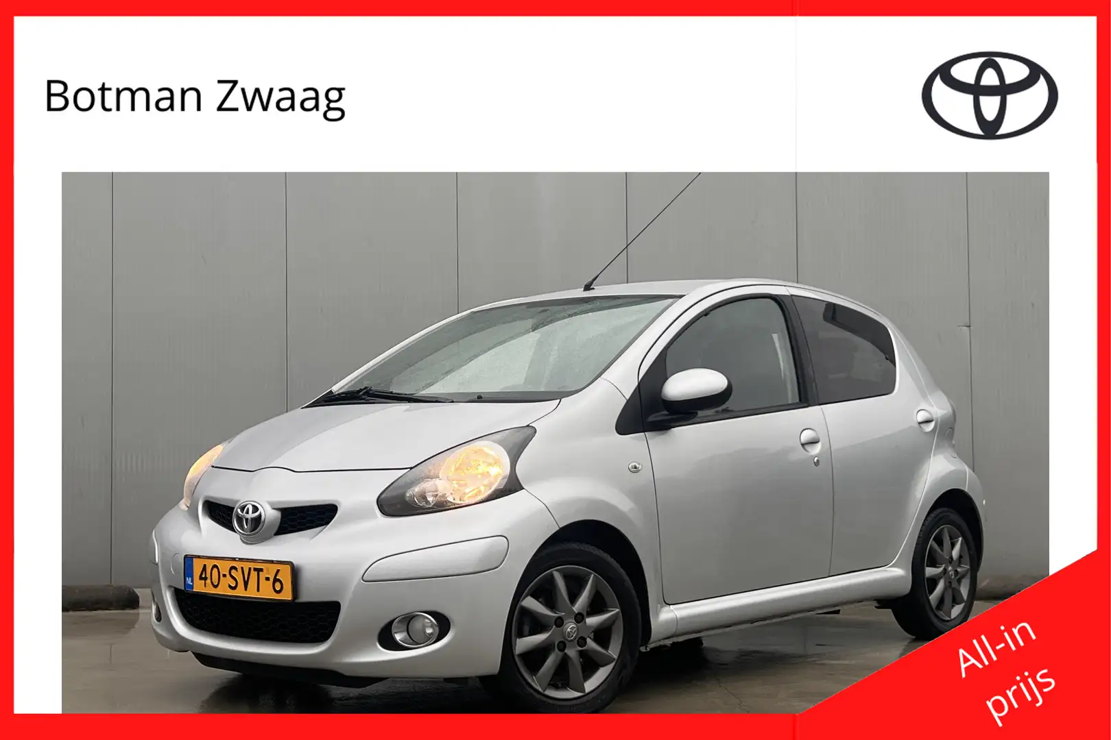 Toyota Aygo 1.0-12V Dynamic Navigator Automaat Gris - 1