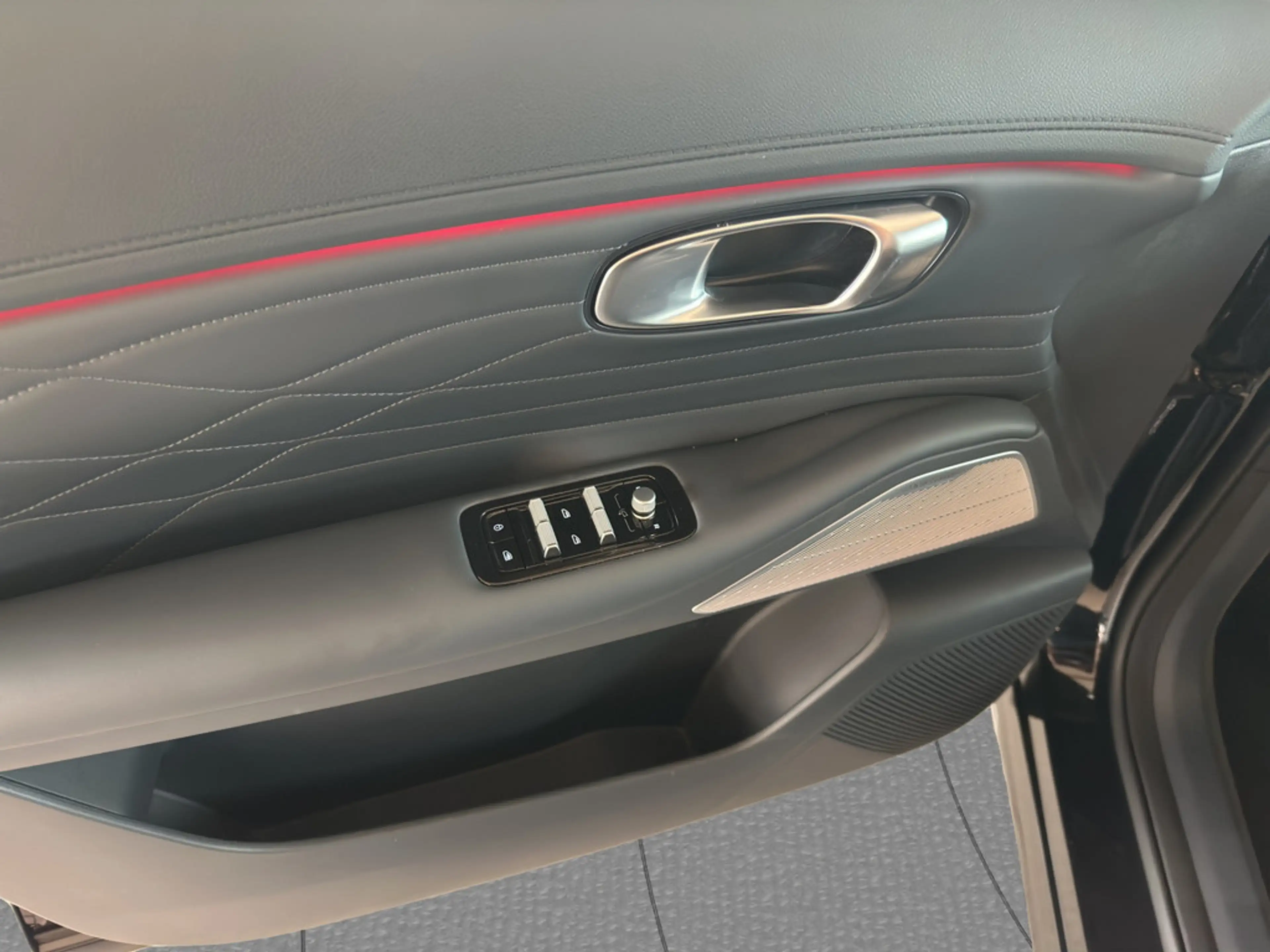 Geely Starray EM-i MAX+PANODACH,MASSAGE SITZE — photo 13