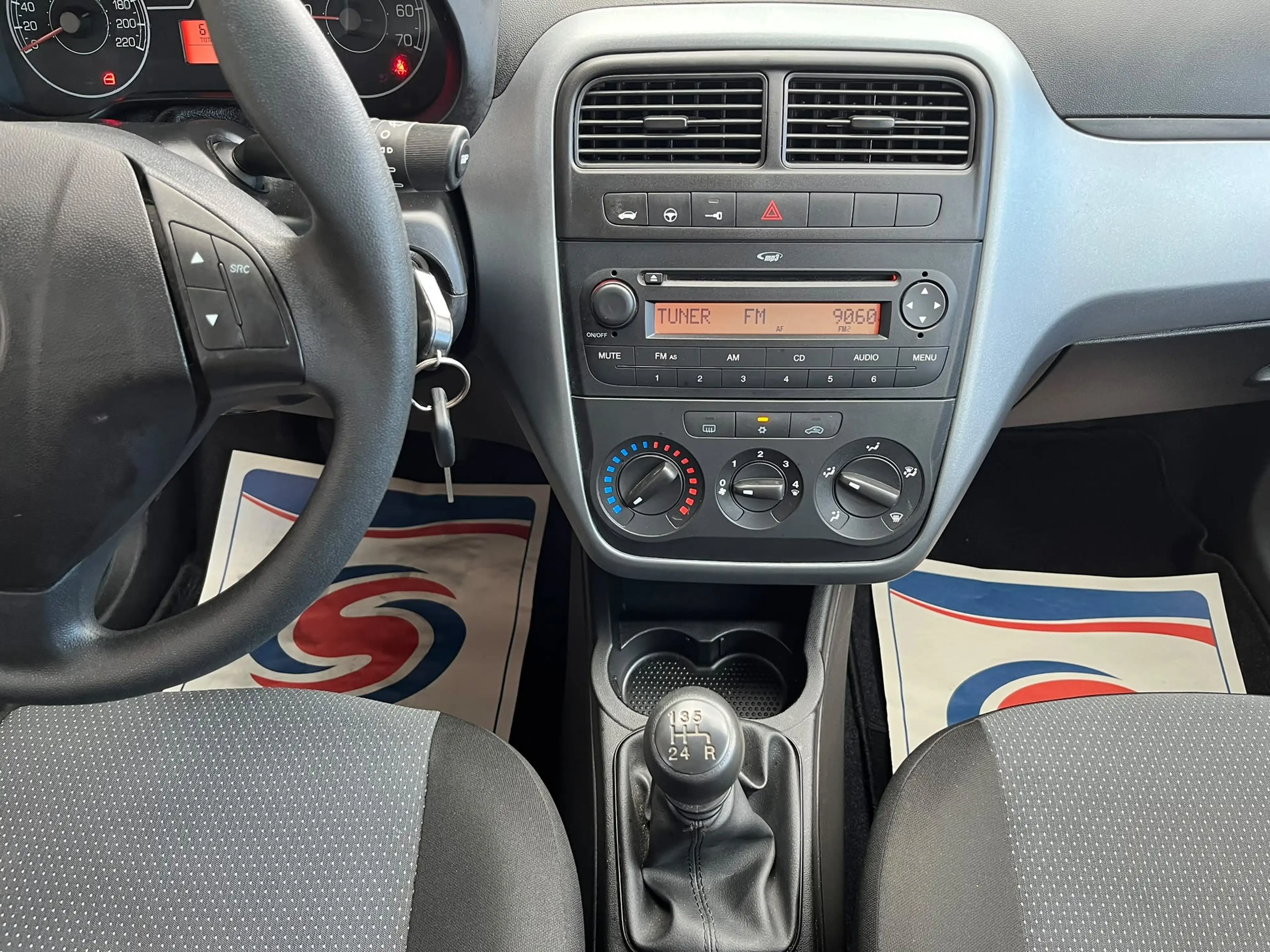 Fiat Punto Punto 1.2i — photo 13