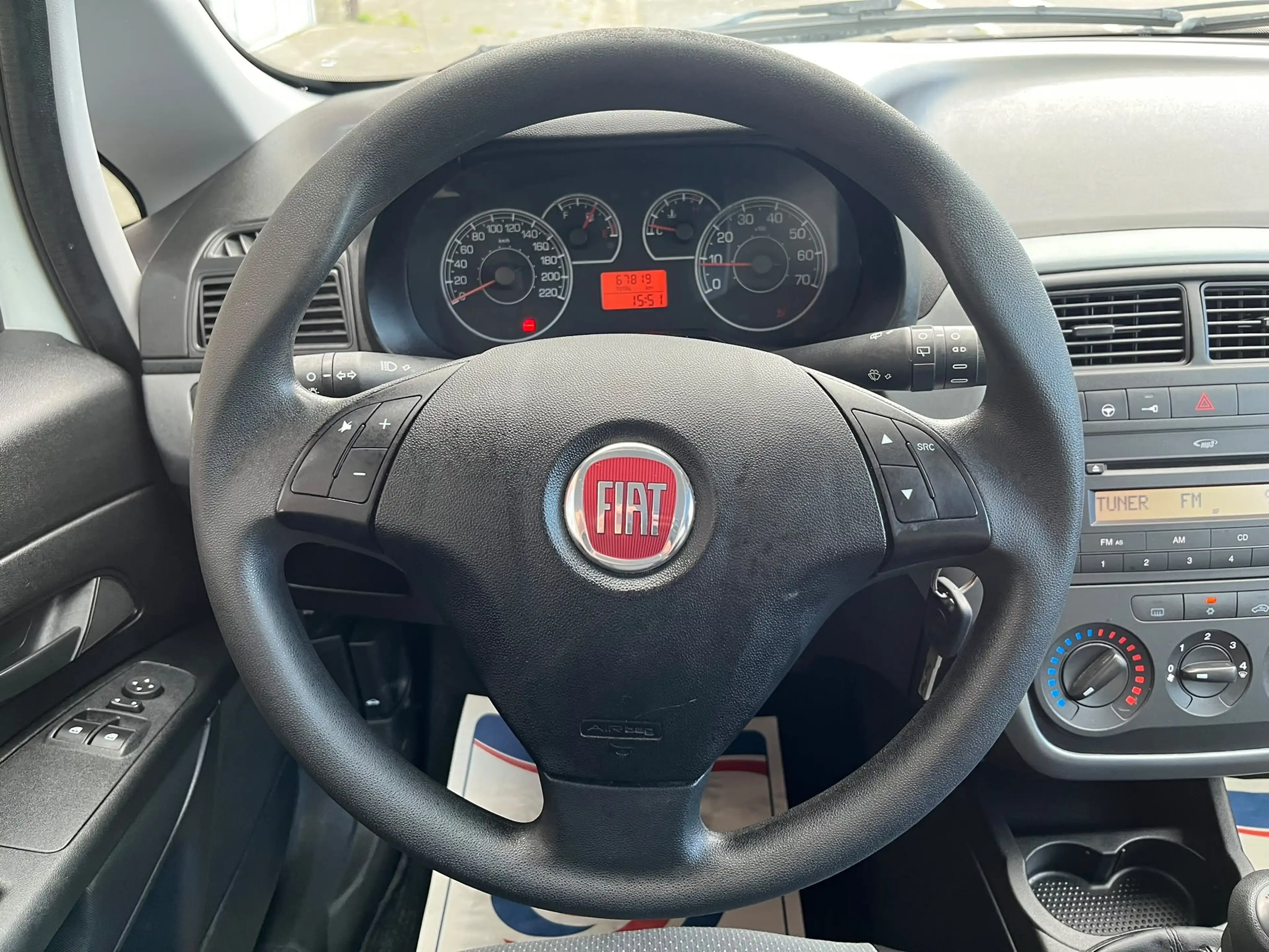 Fiat Punto Punto 1.2i — photo 11