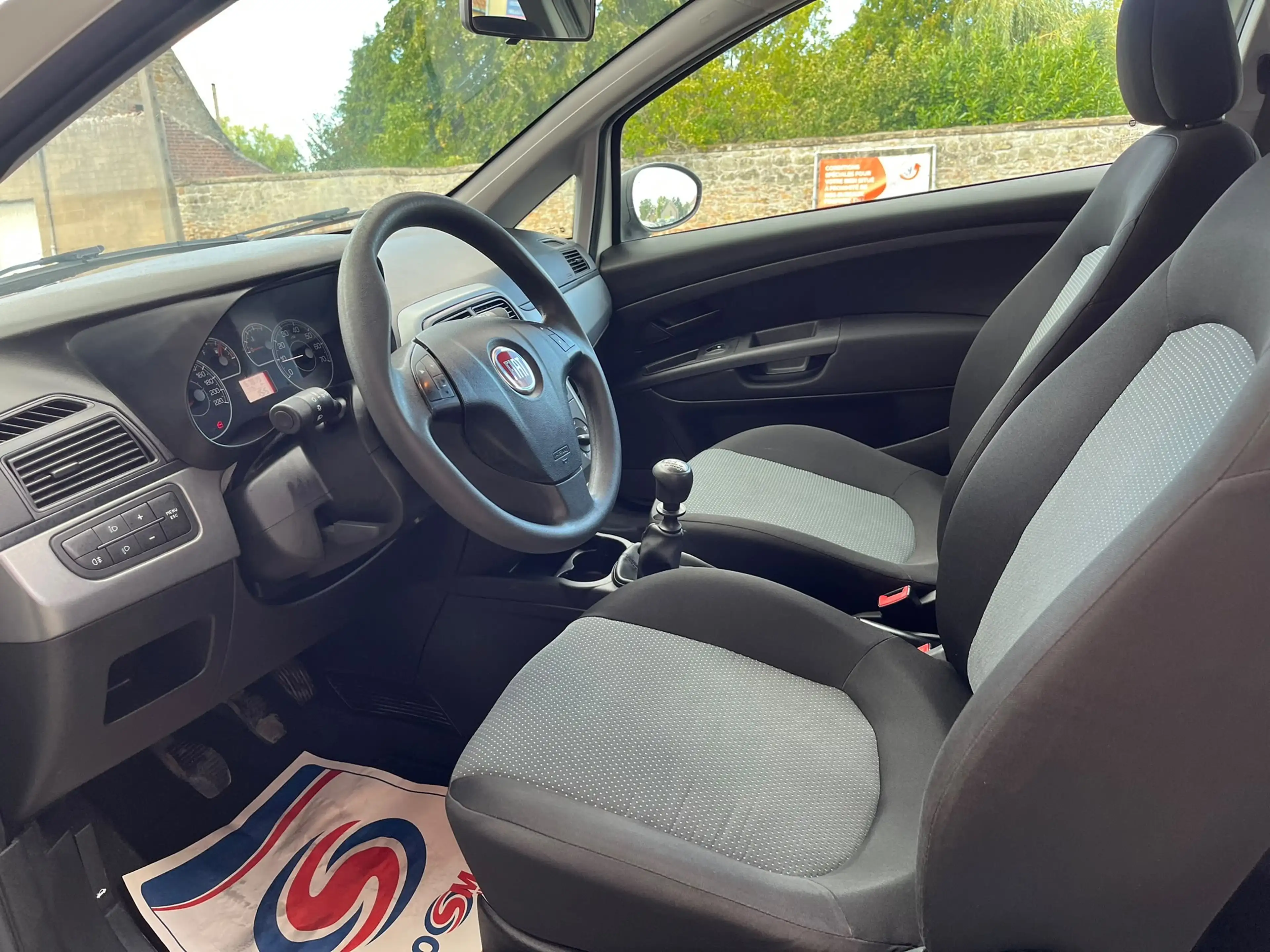 Fiat Punto Punto 1.2i — photo 9