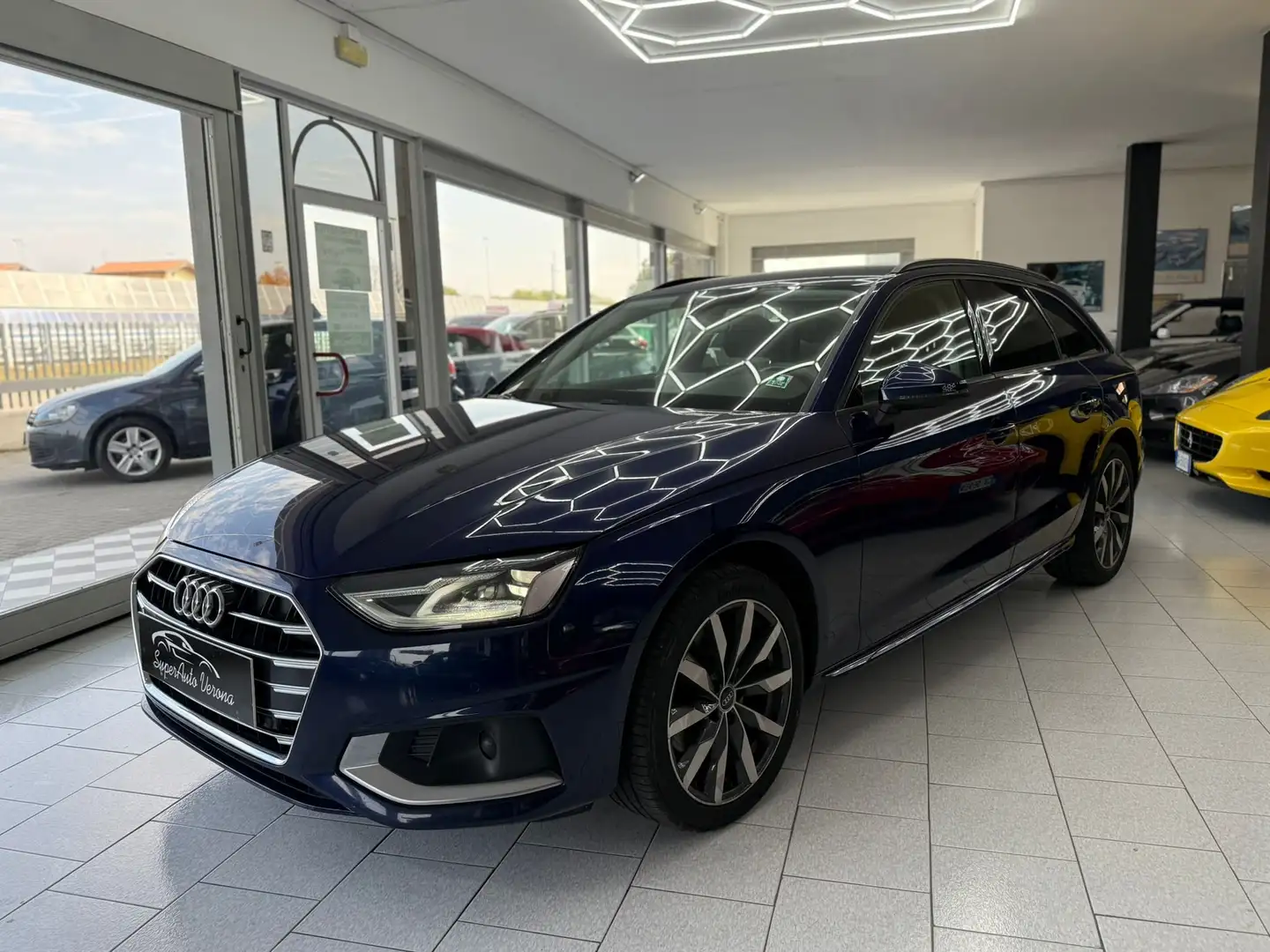 Audi A4 Business Advanced 163cv s-tronic Blauw - 1