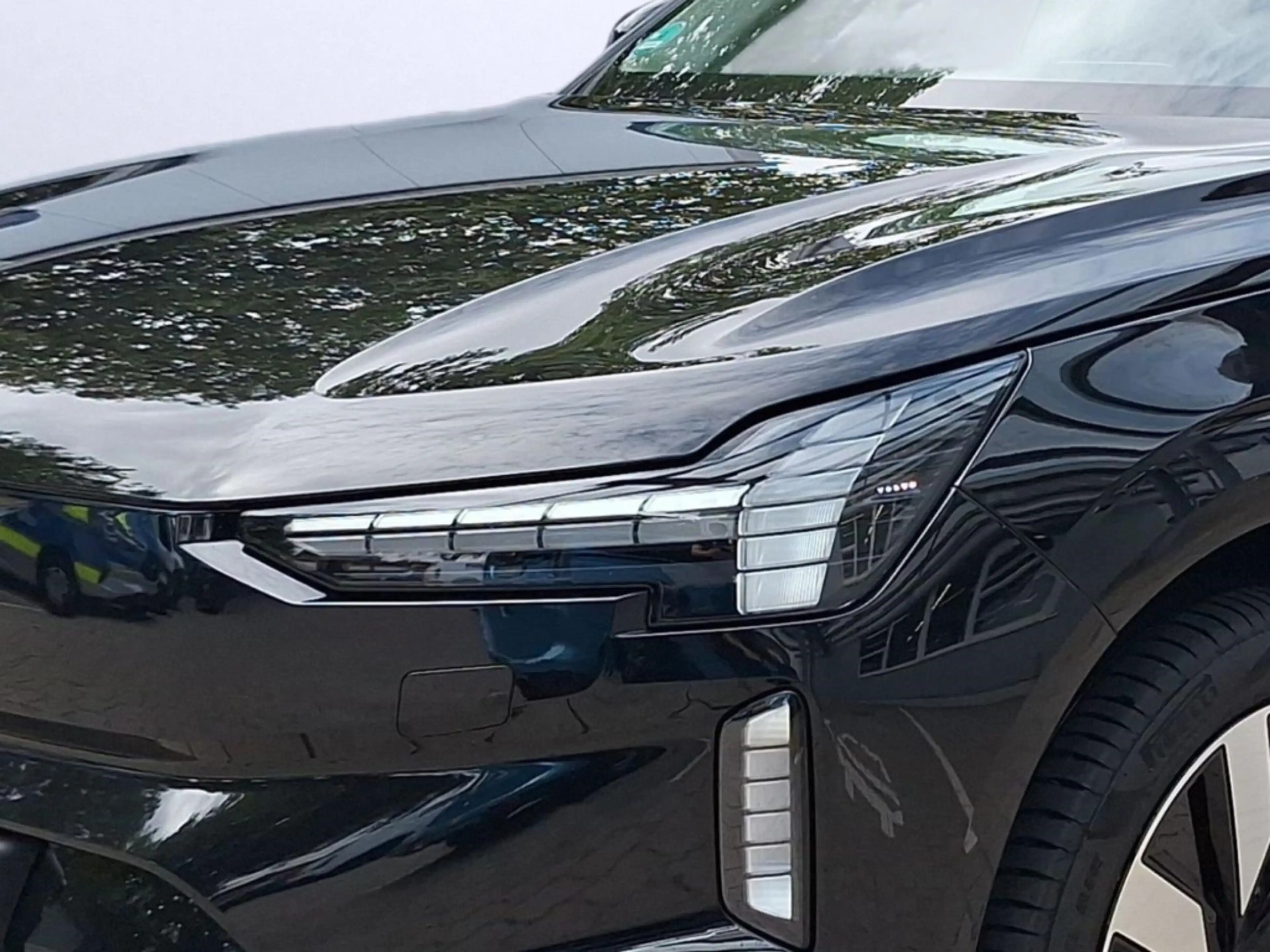 Volvo EX90 Plus Executive Edition — photo 5