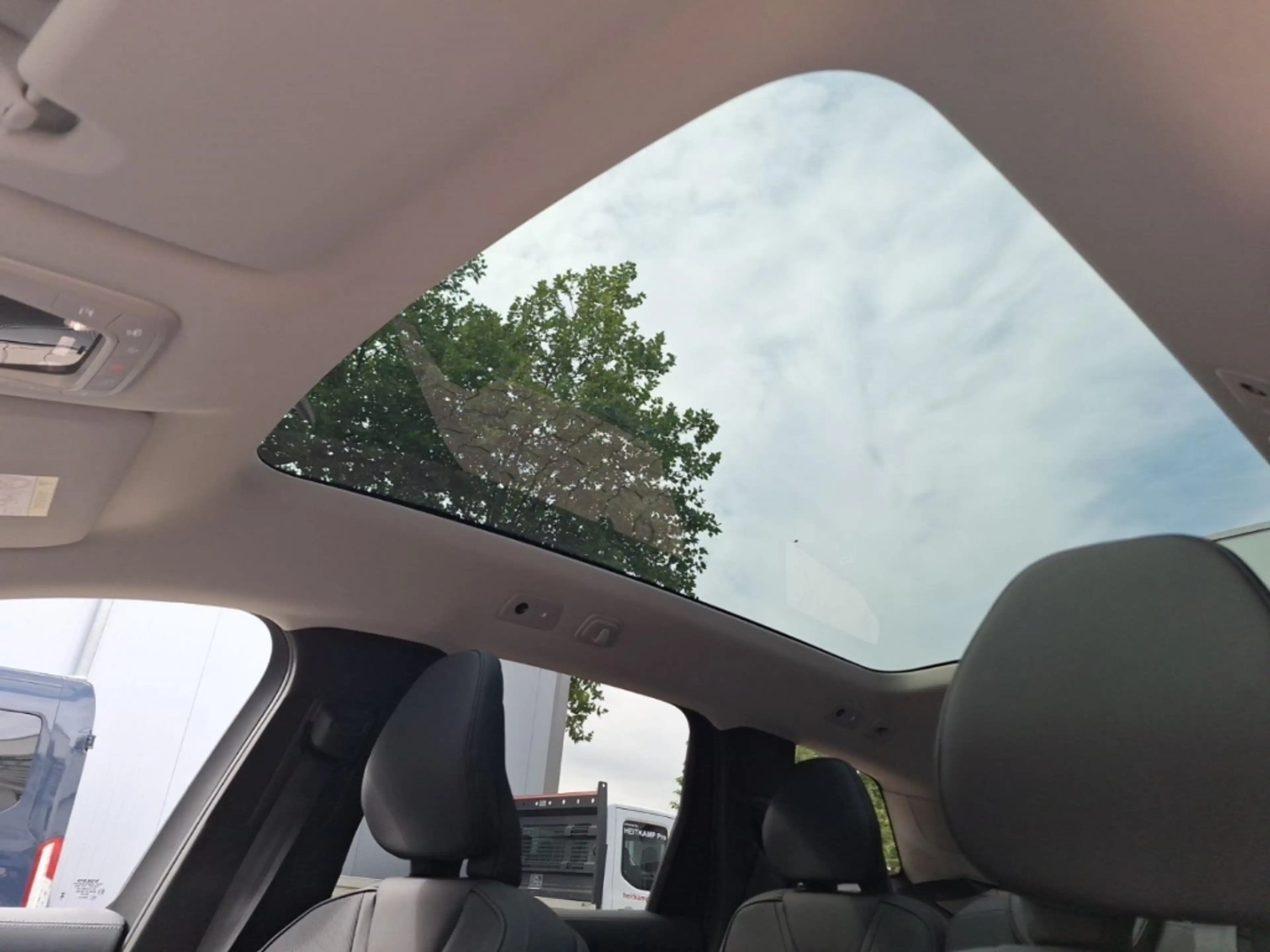 Volvo EX90 Plus Executive Edition — photo 14