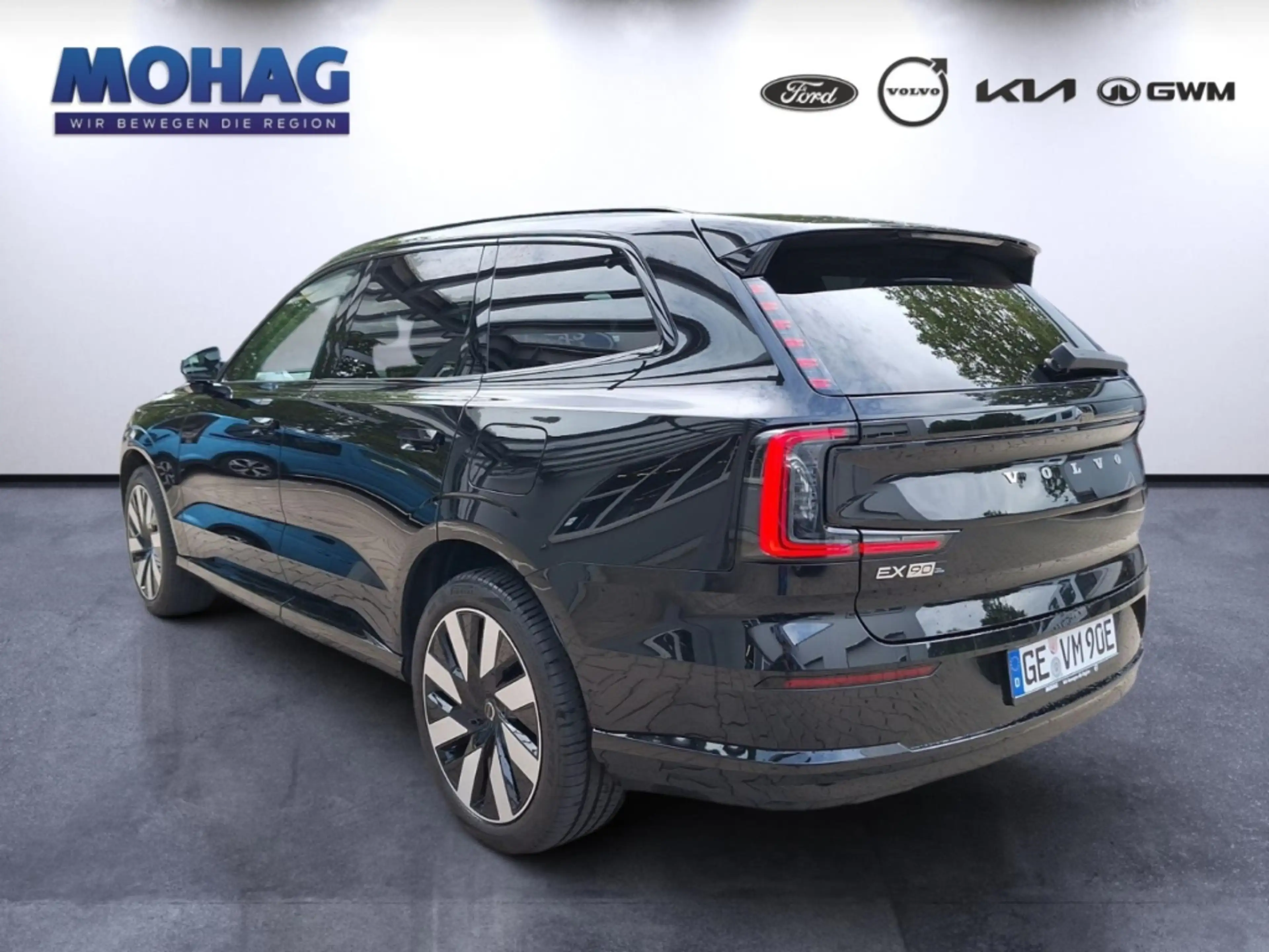 Volvo EX90 Plus Executive Edition — photo 4
