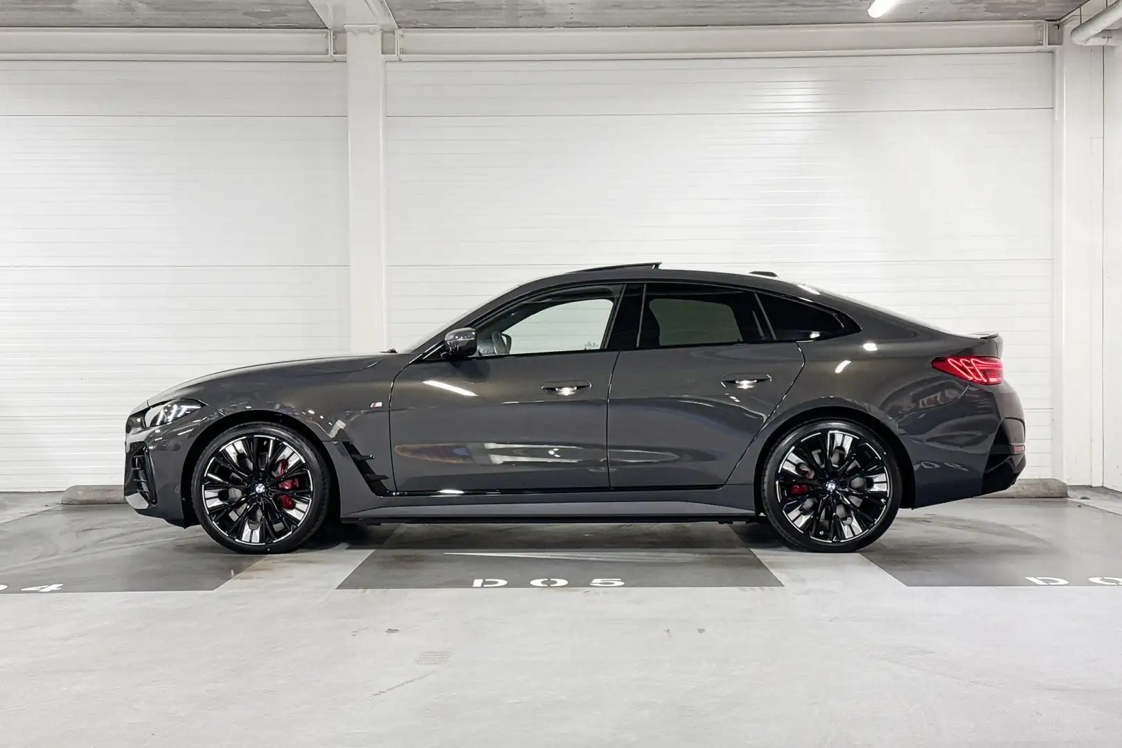 BMW i4 eDrive35 | M-Sport Pro | Comfort Pack | Hifi Syste Grijs - 2