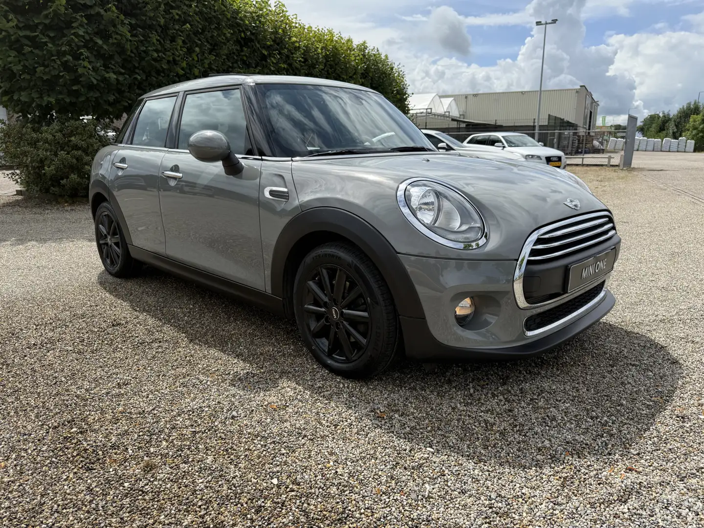 MINI One Mini 1.2 Pepper 5drs ! Panoramadak,JCW int.Multi m Grijs - 2