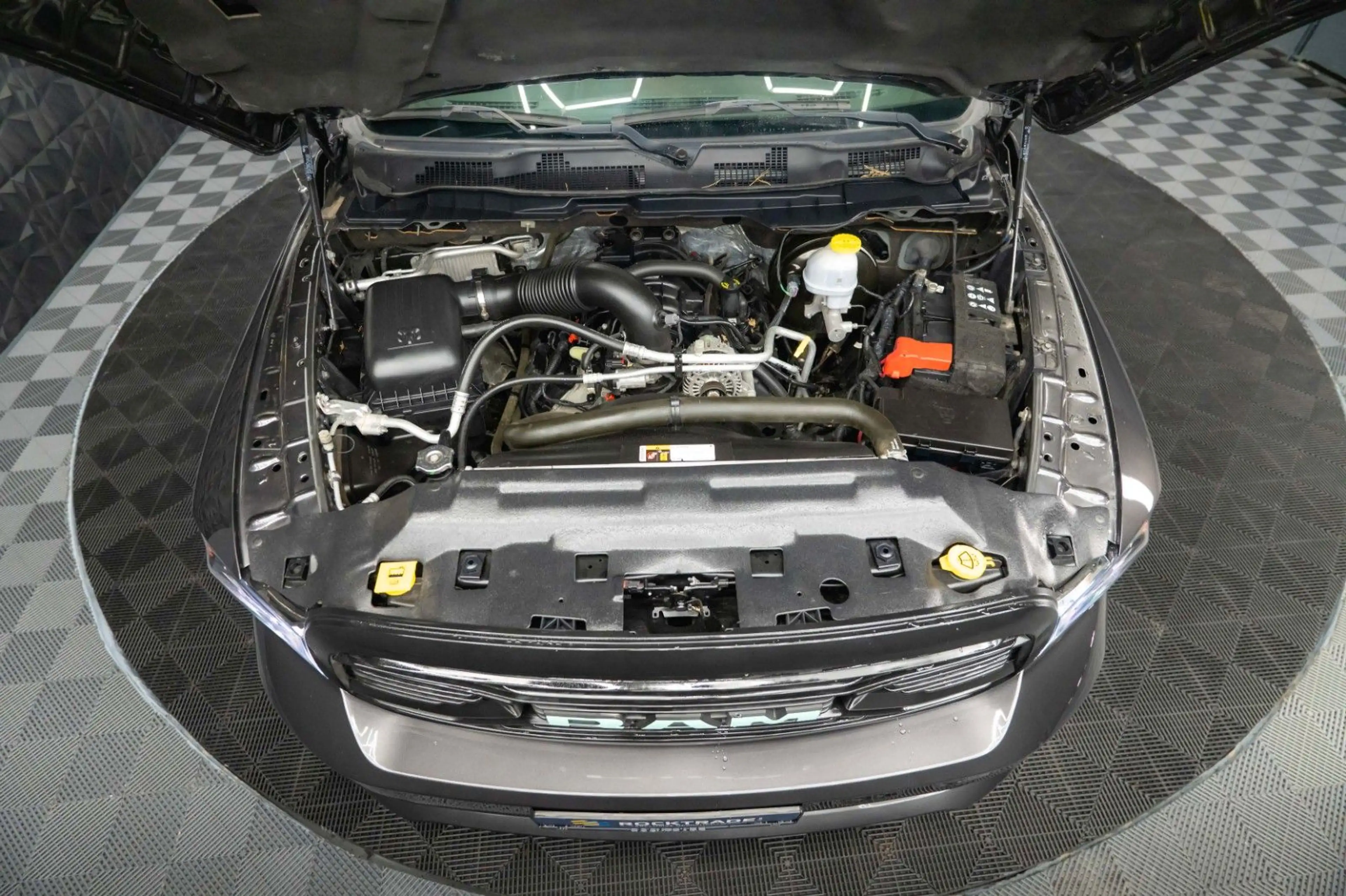 Dodge RAM 5.7 V8 HEMI 4x4 OFFROAD Night-Paket *LED* — photo 12